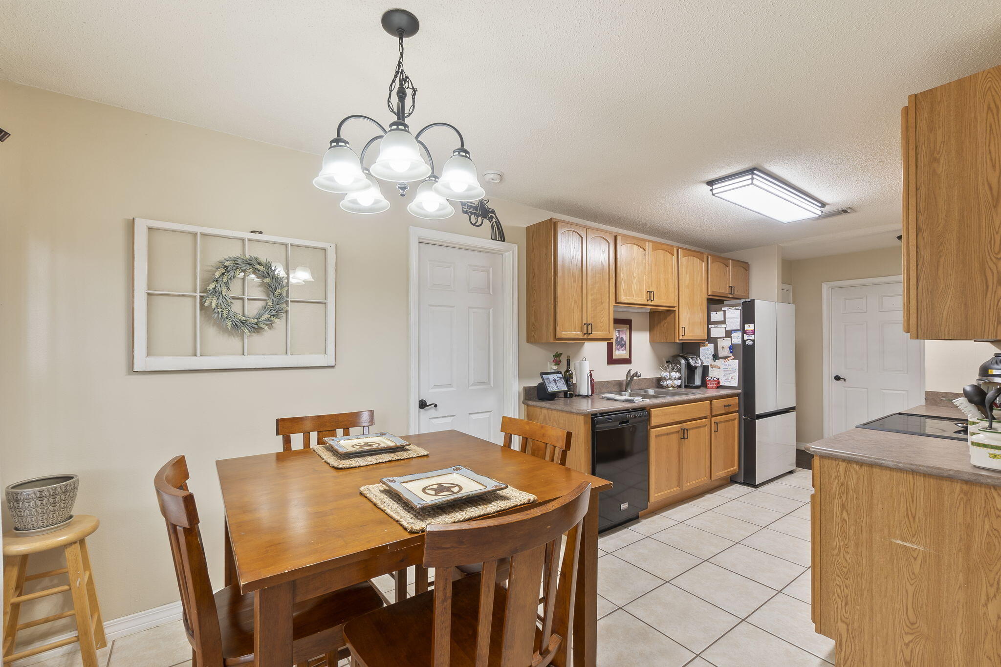 COUNTRY BREEZE ESTATES - Residential