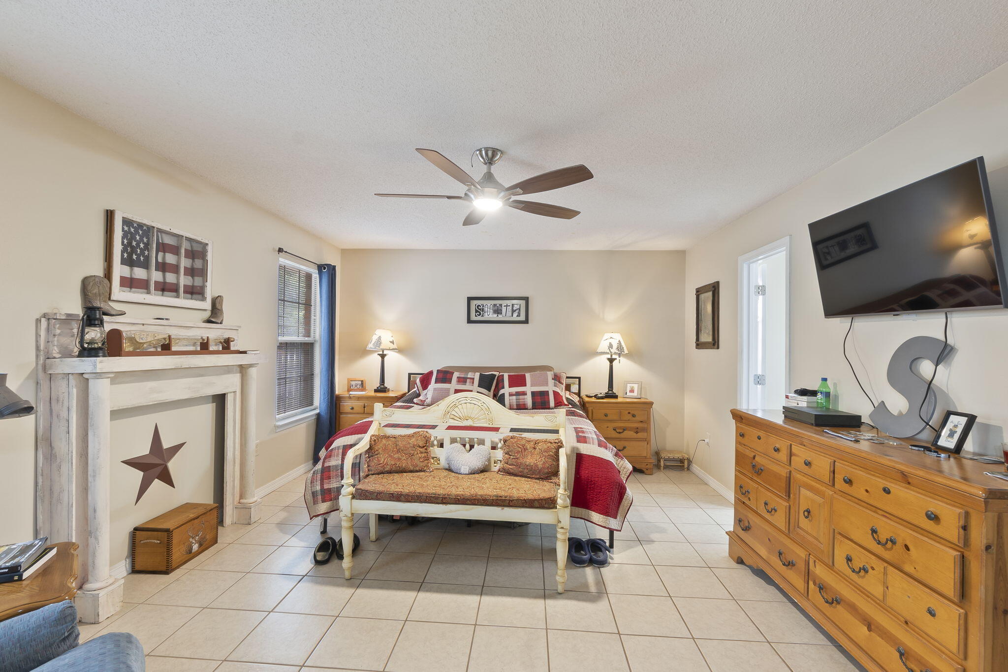 COUNTRY BREEZE ESTATES - Residential