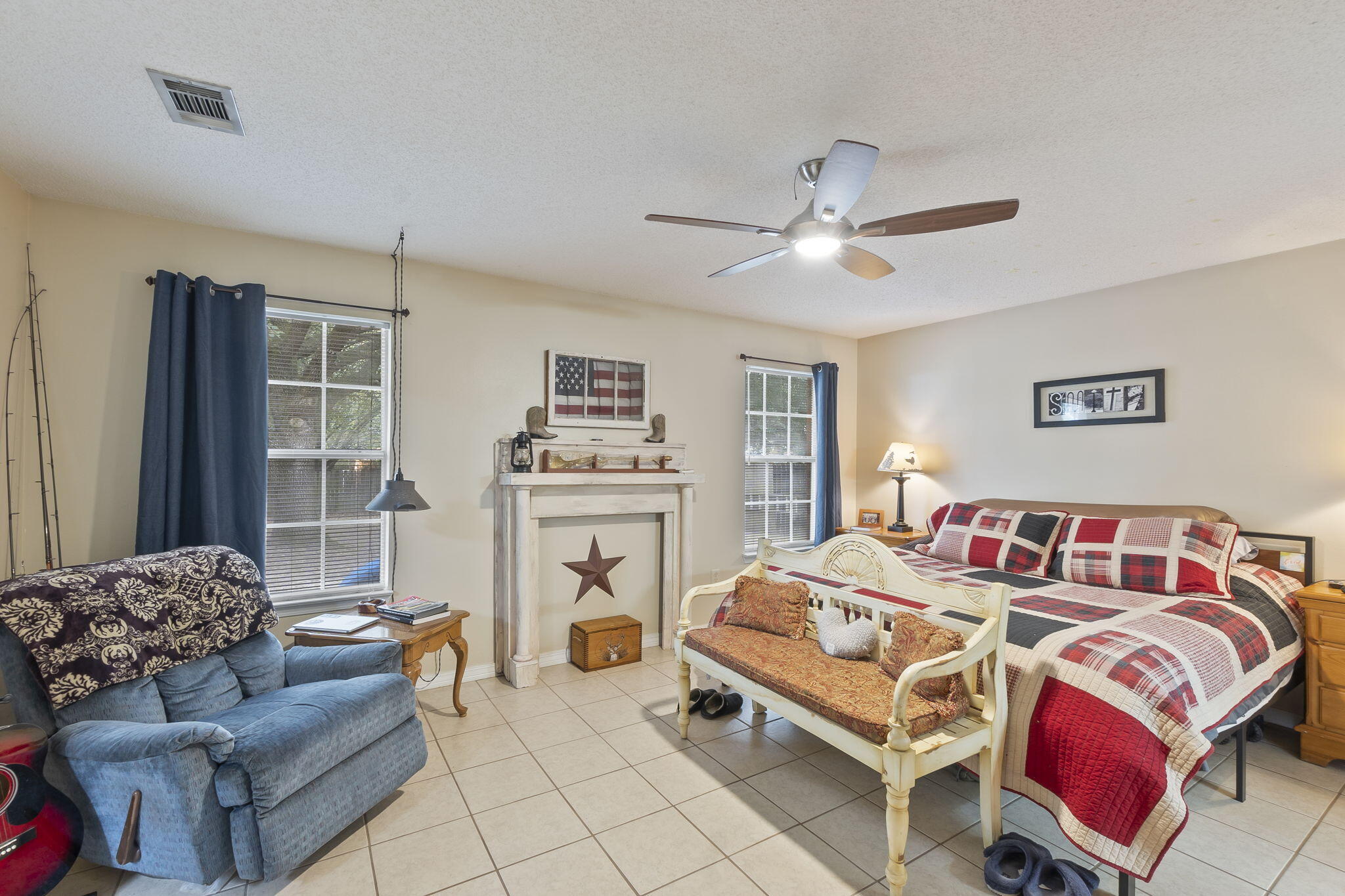 COUNTRY BREEZE ESTATES - Residential