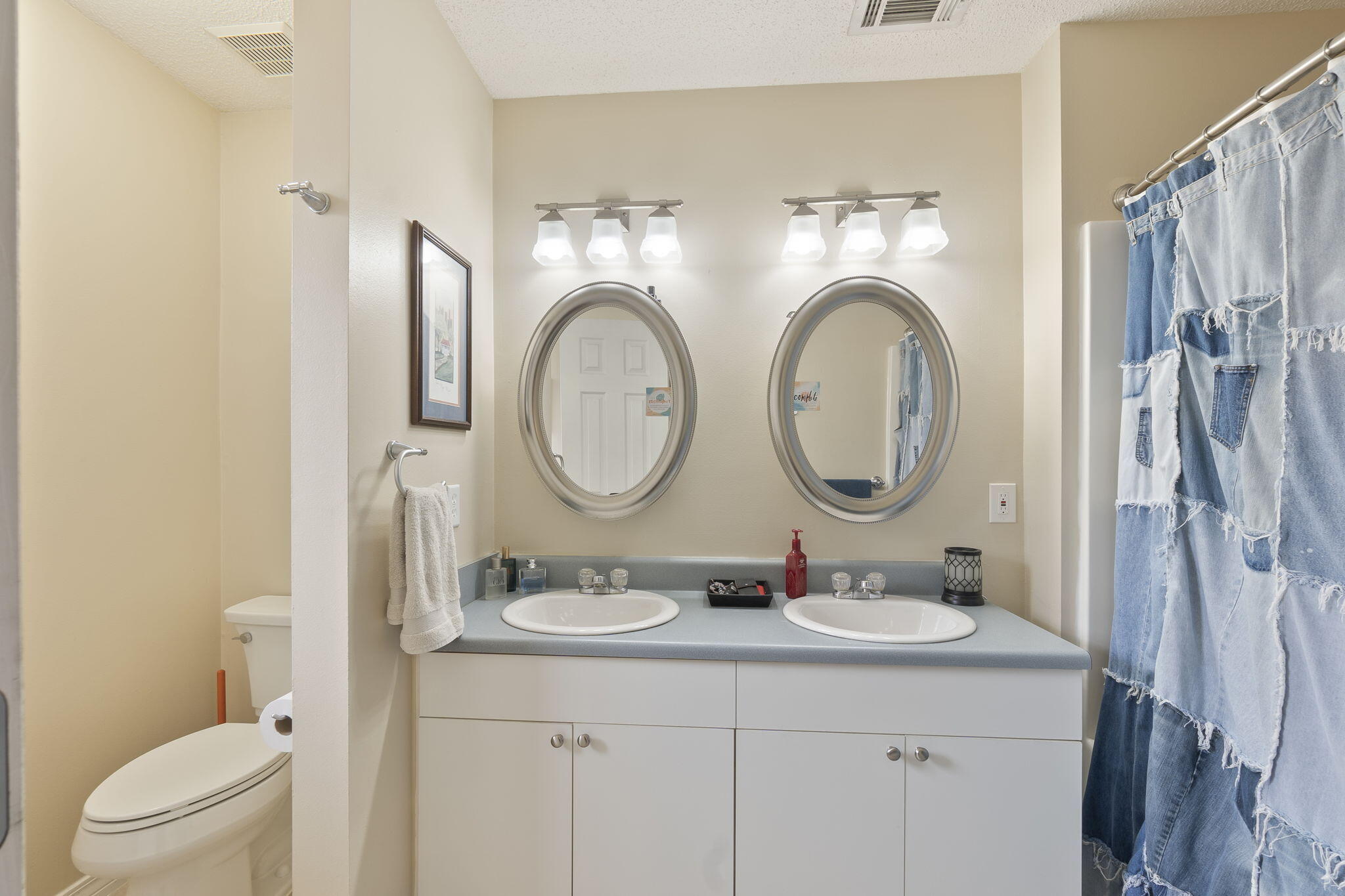 COUNTRY BREEZE ESTATES - Residential