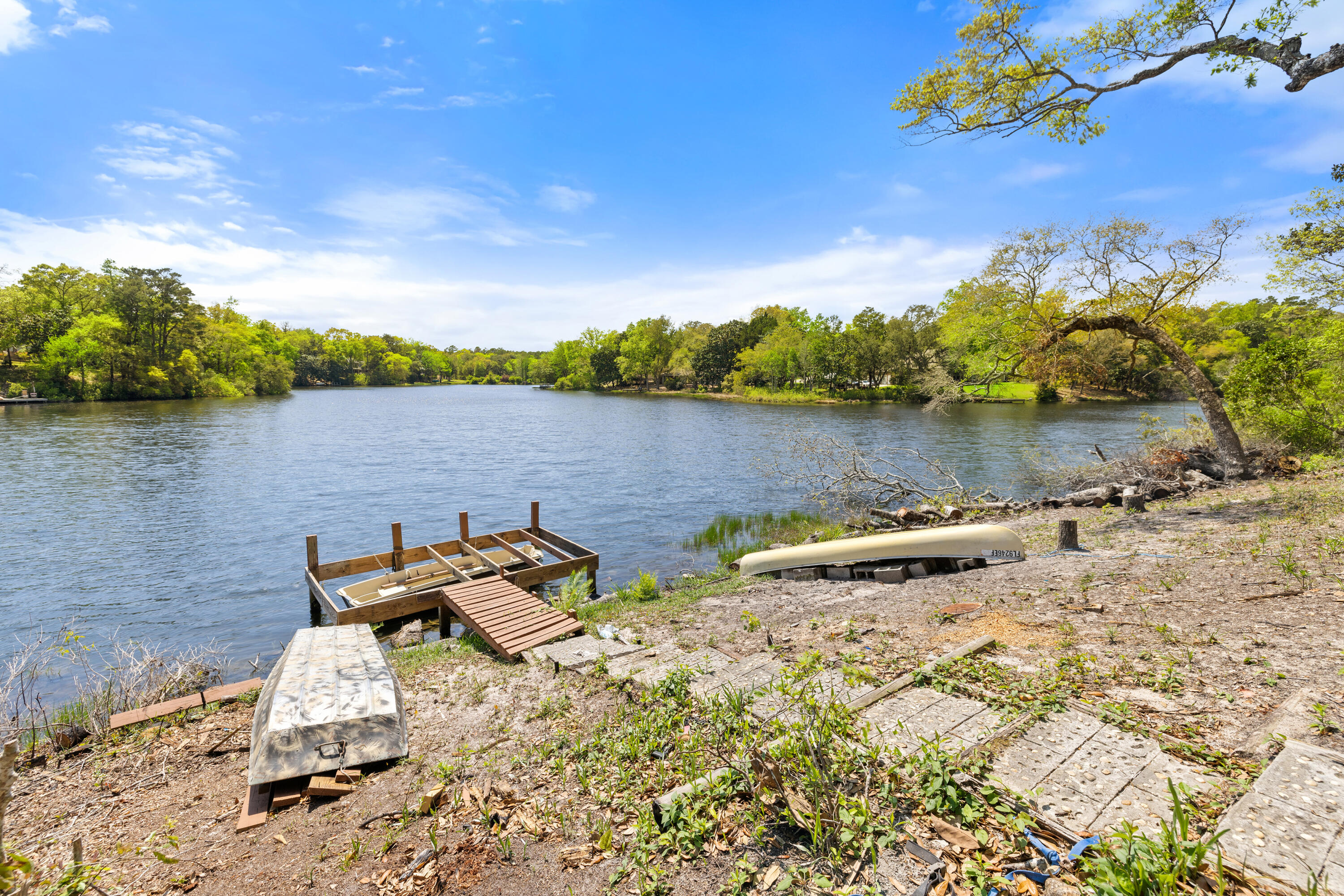 LAKE SHARON ESTATES - Residential