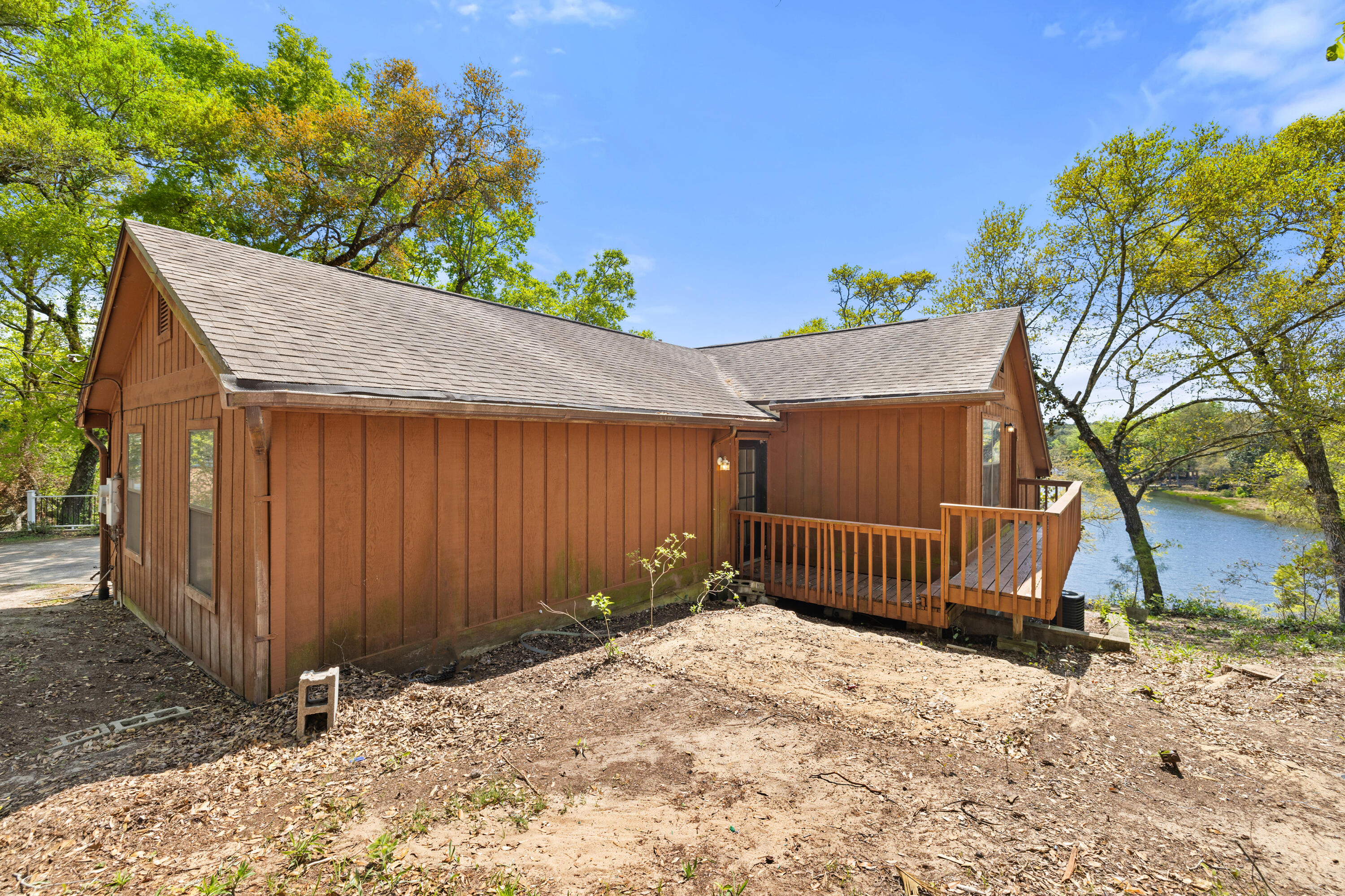 LAKE SHARON ESTATES - Residential