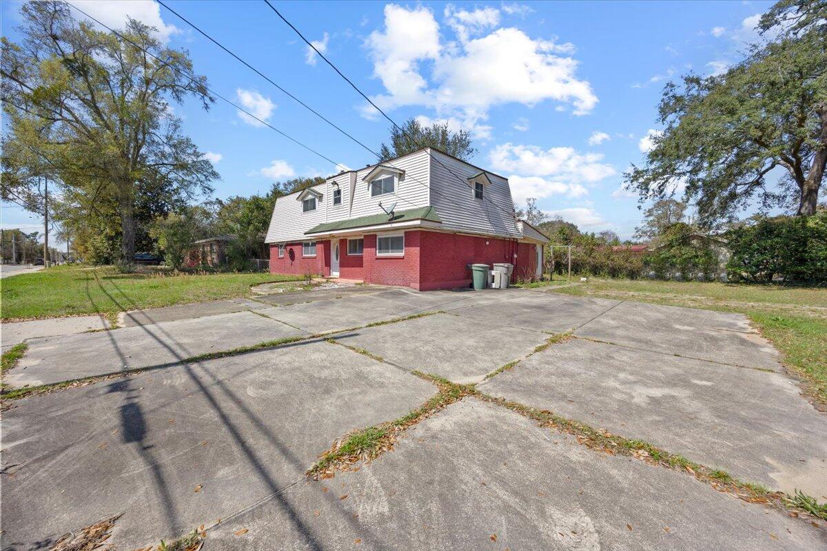 SKY CREST - Residential