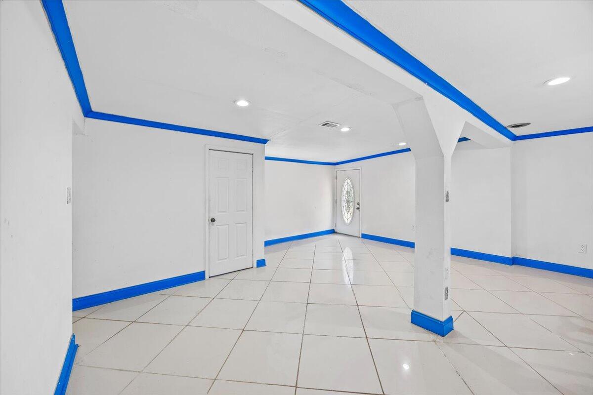 SKY CREST - Residential