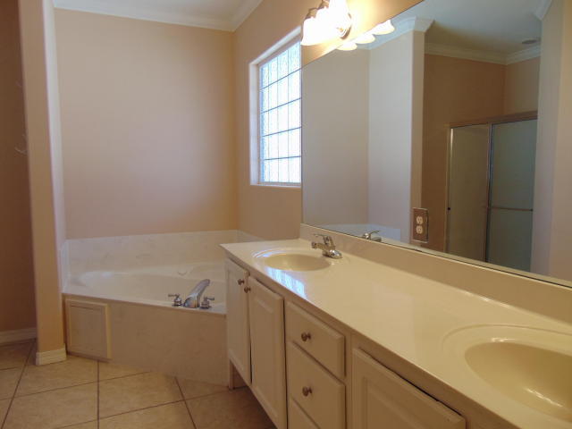 CALUSA BAY S/D - Residential Lease