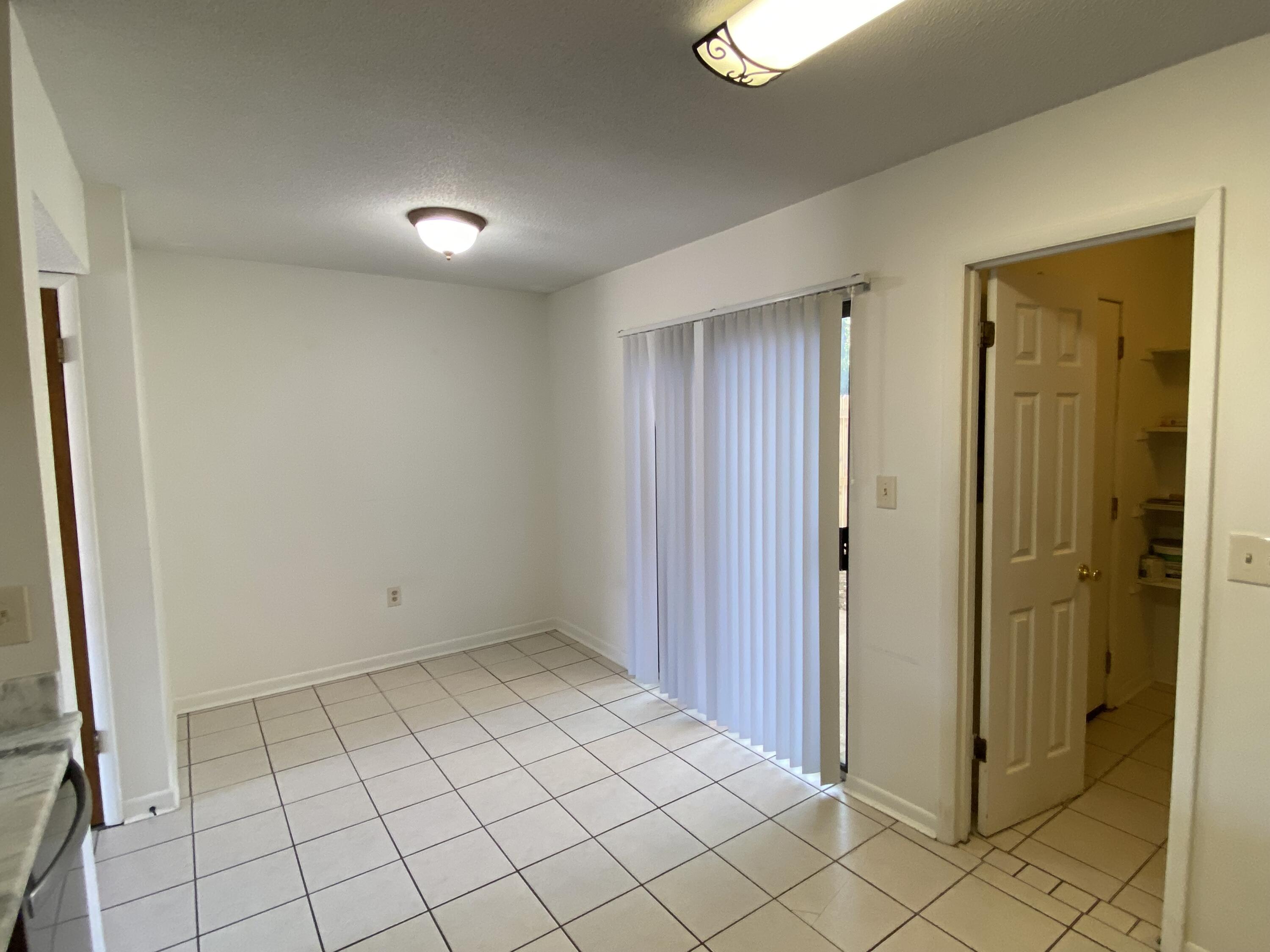 VIKING MANOR PH 1 - Residential Lease