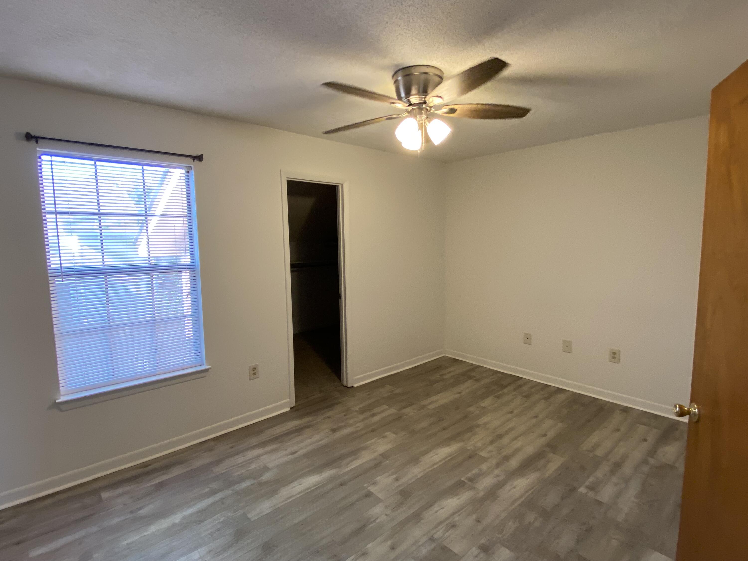 VIKING MANOR PH 1 - Residential Lease