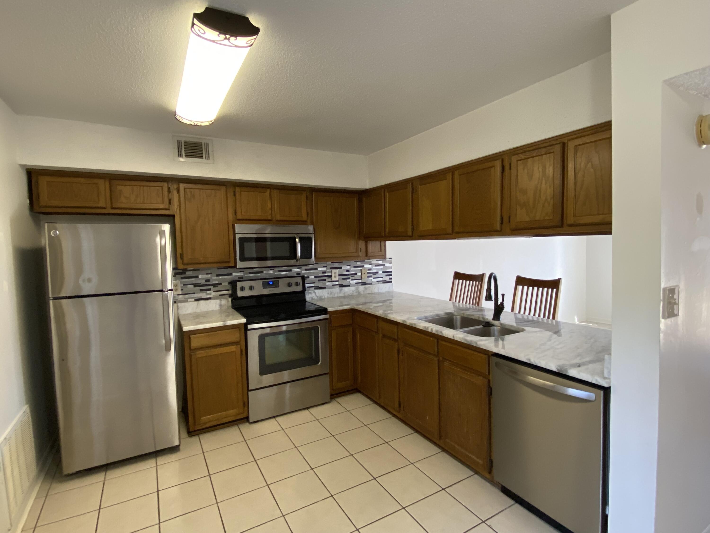 VIKING MANOR PH 1 - Residential Lease