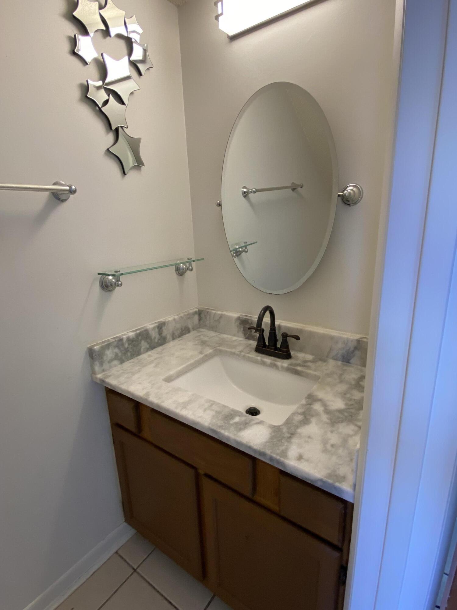 VIKING MANOR PH 1 - Residential Lease