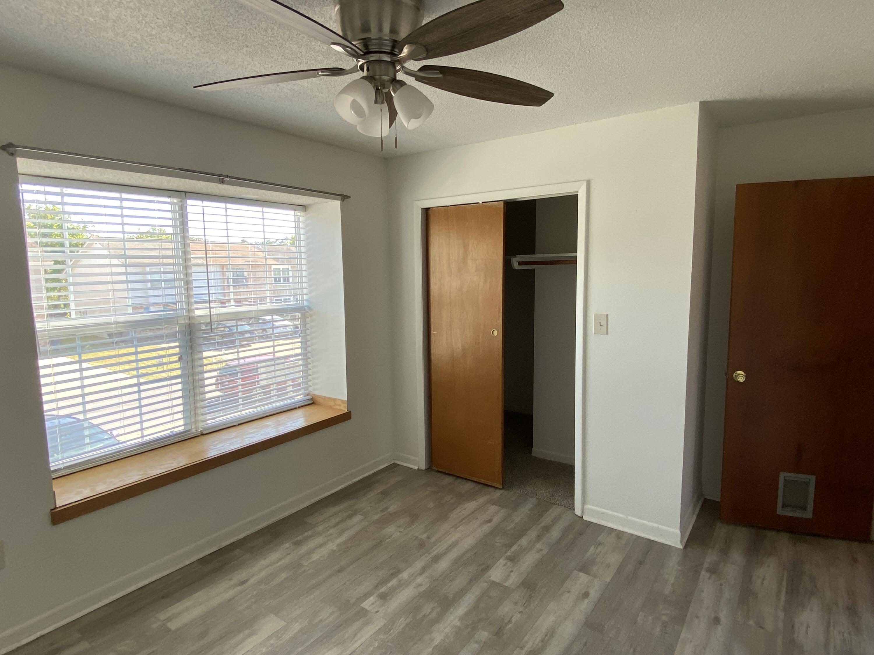 VIKING MANOR PH 1 - Residential Lease