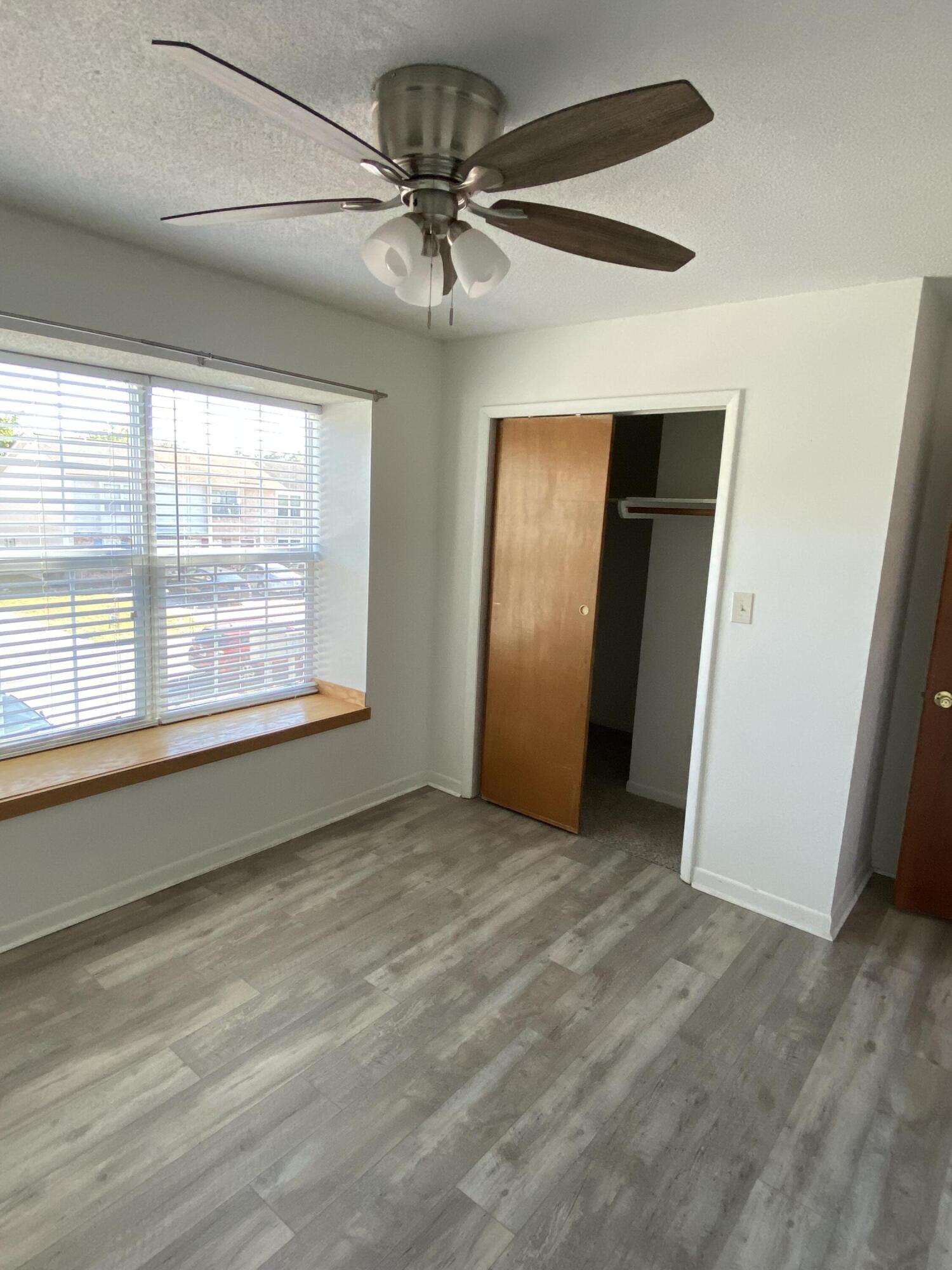 VIKING MANOR PH 1 - Residential Lease