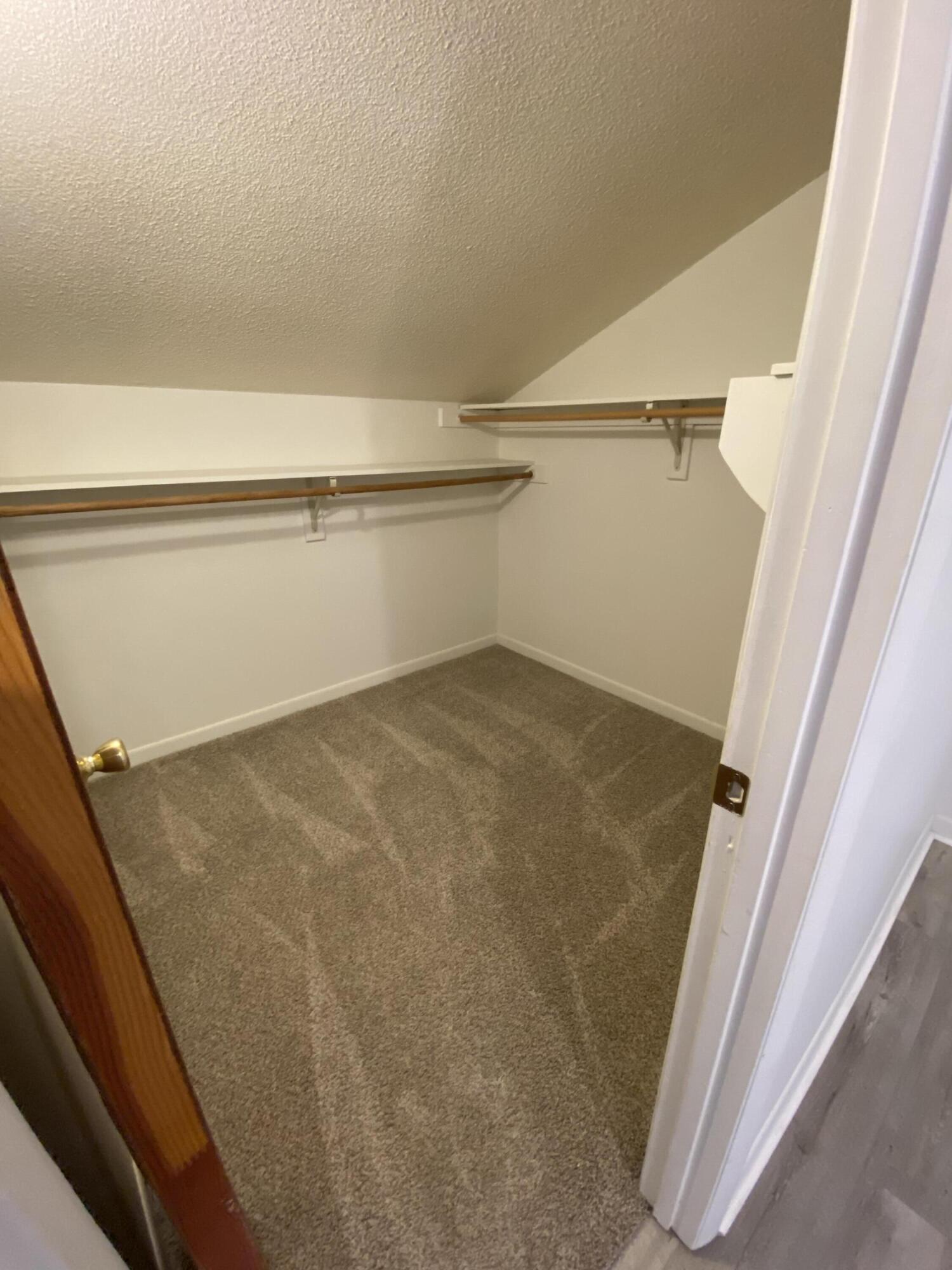 VIKING MANOR PH 1 - Residential Lease