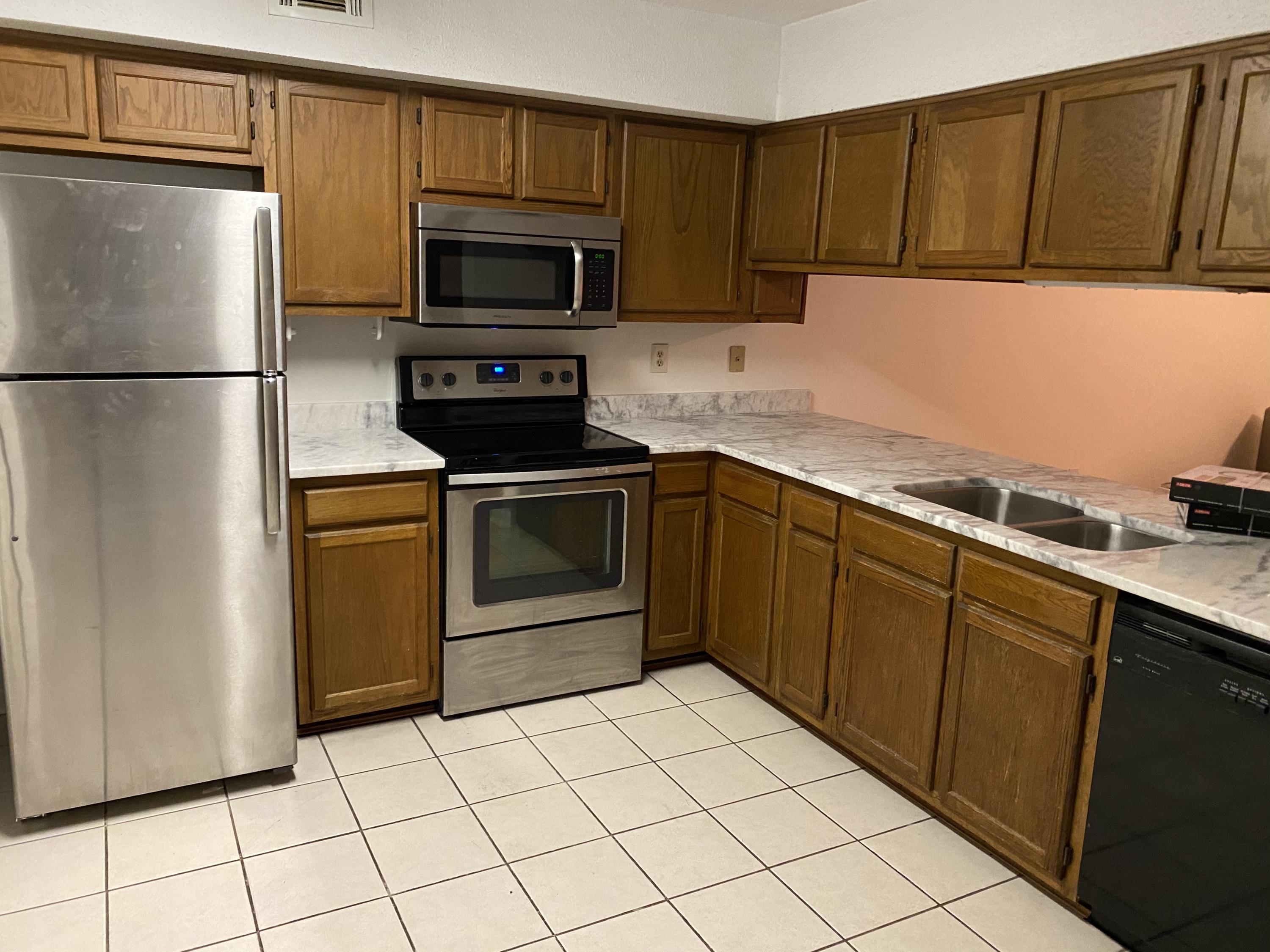 VIKING MANOR PH 1 - Residential Lease