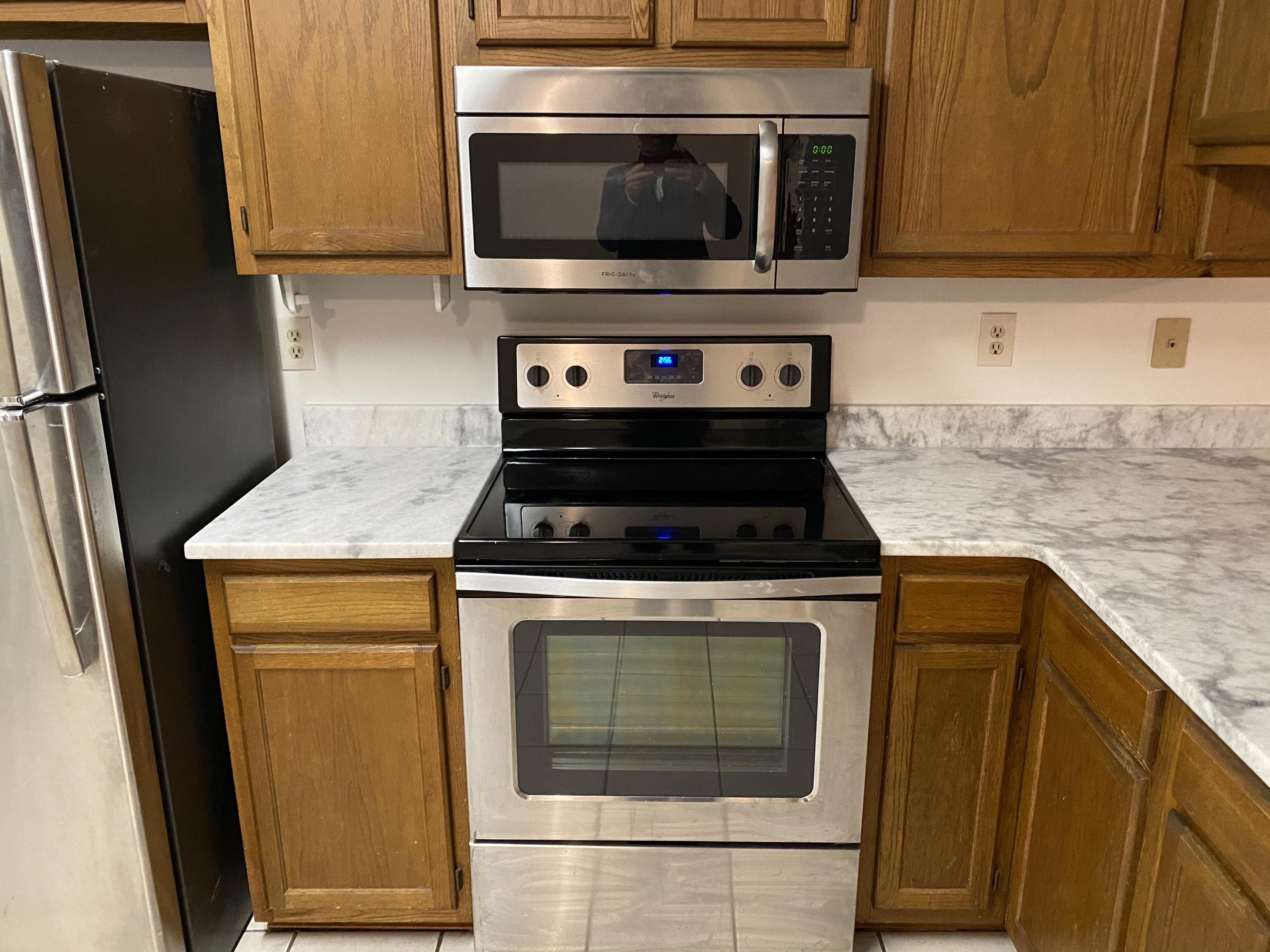 VIKING MANOR PH 1 - Residential Lease