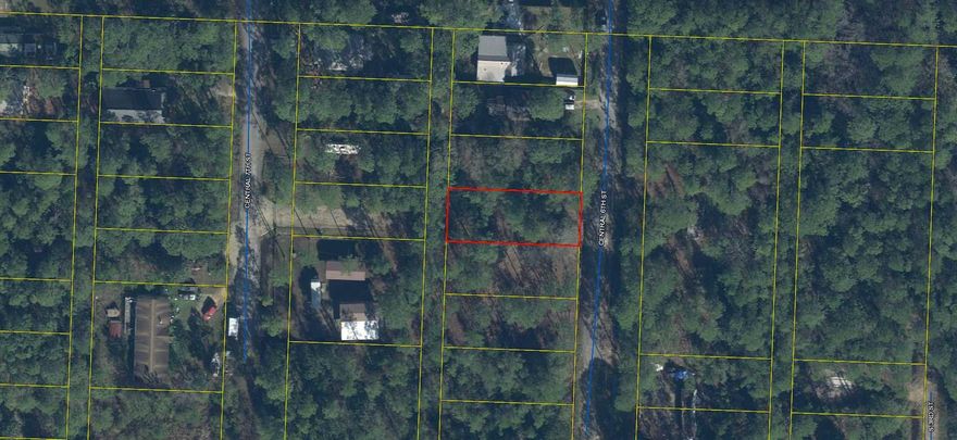 Affordable luxury, ideal for investors or buyers who want to enjoy the South Walton lifestyle without the South Walton prices. Come check out this vacant lot in North Santa Rosa Beach zoned for Single Family Residential. This property would be a nice site for your residence, a beach vacation home, or an income producing property. NO HOA.