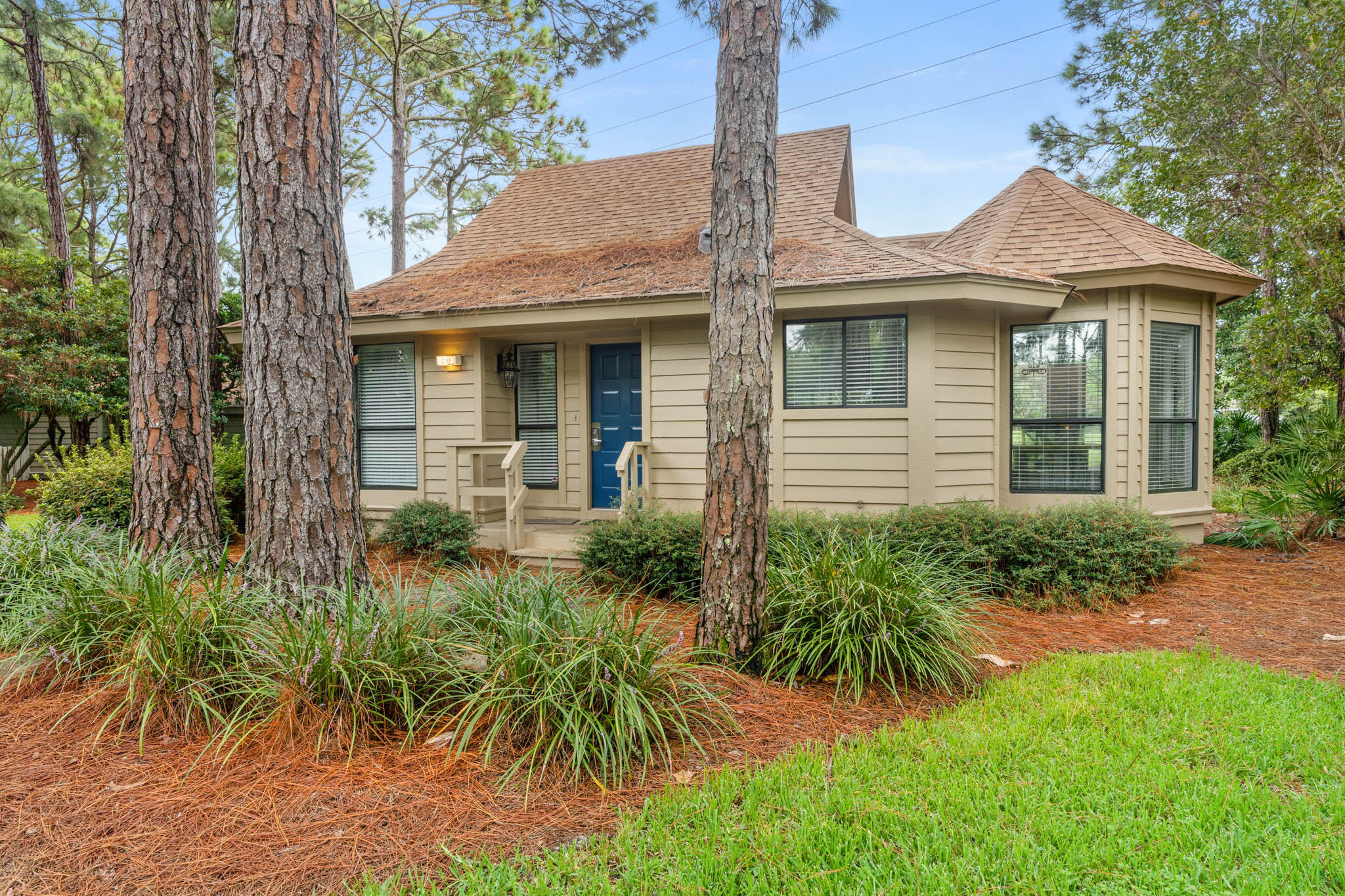 This charming 2BR-2BA cottage at Fairways in Sandestin Resort offers lovely views of The Links Golf Course. Rare location - a very short walk to the SOA swimming pool and across from the neighborhood lake with catch and release fishing. The updated kitchen with granite countertops, stainless appliances and a generous kitchen island adjoins a sunny dining area with bay window. A spacious screened porch offers lovely views of the golf course. Relaxing, quaint, and perfect as a primary home, a secondary home, or a vacation rental. This property is on the Beach Blue rental program and has an established base of repeat guests.