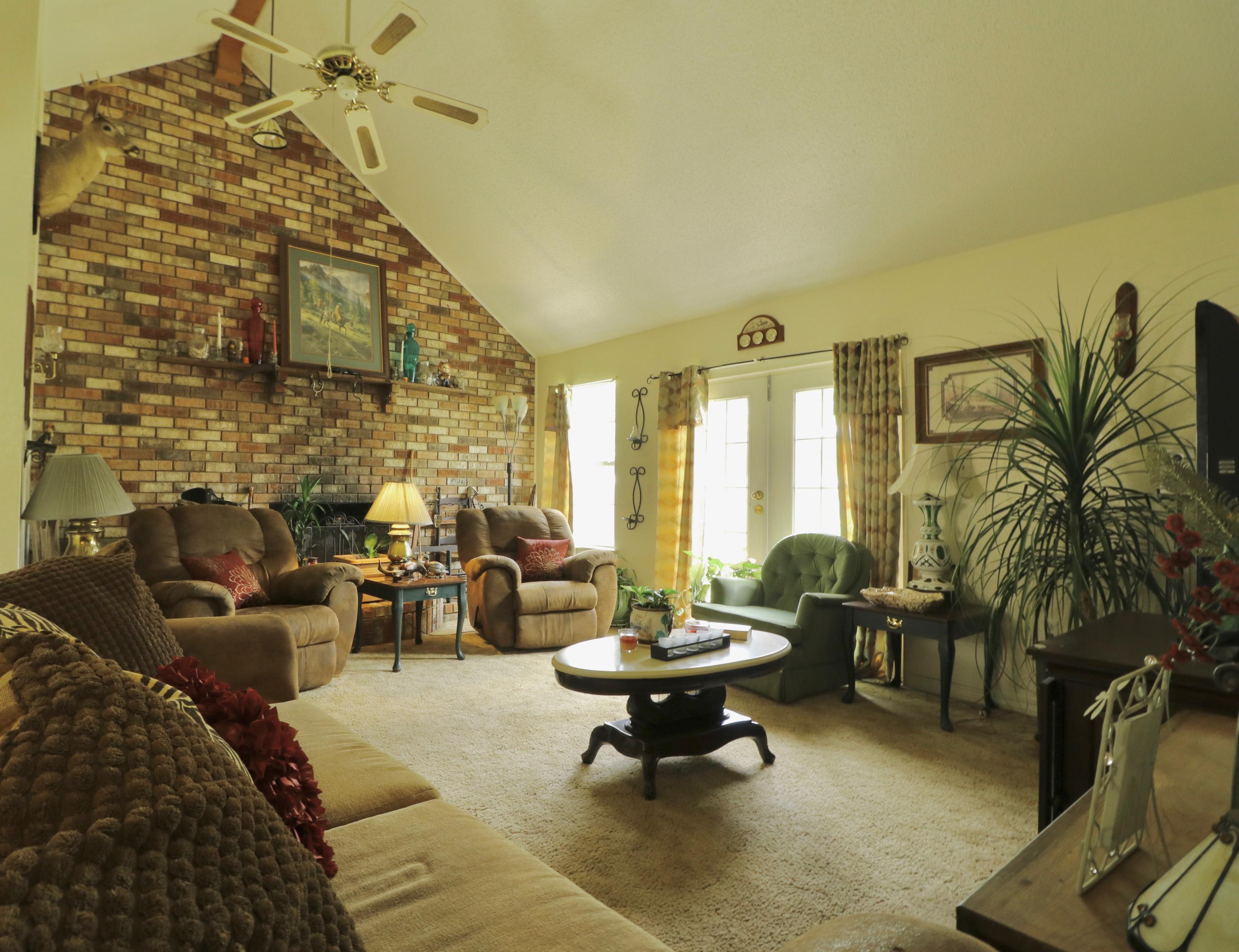 NO RECORDED SUBDIVISION - Residential