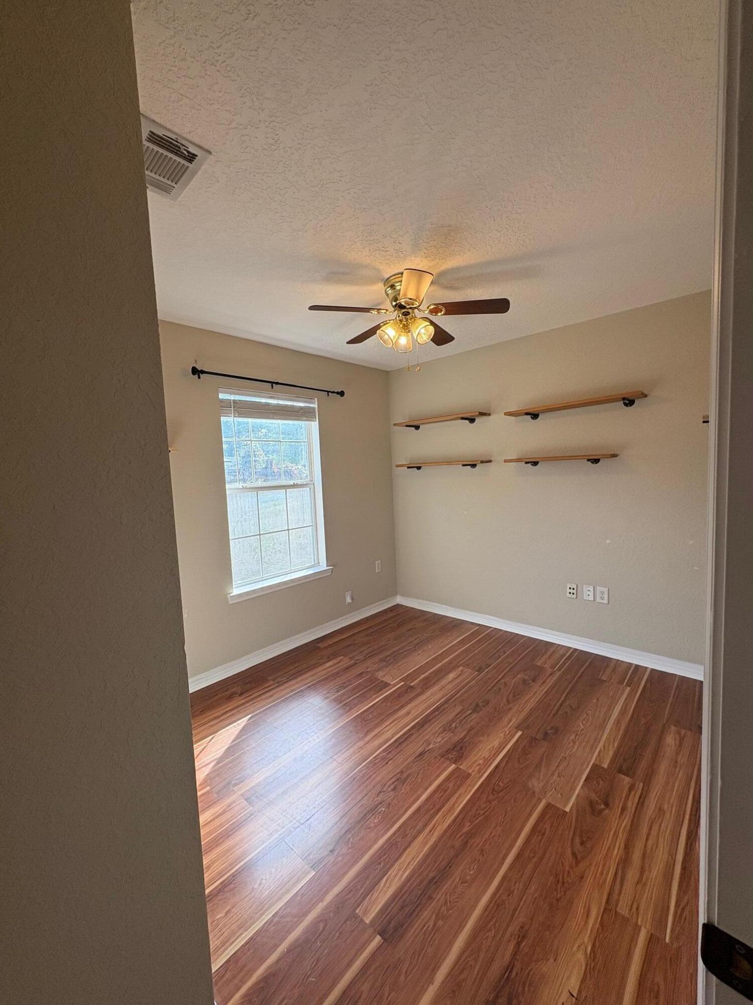 MORRIS ADDN TO CRESTVIEW - Residential Lease