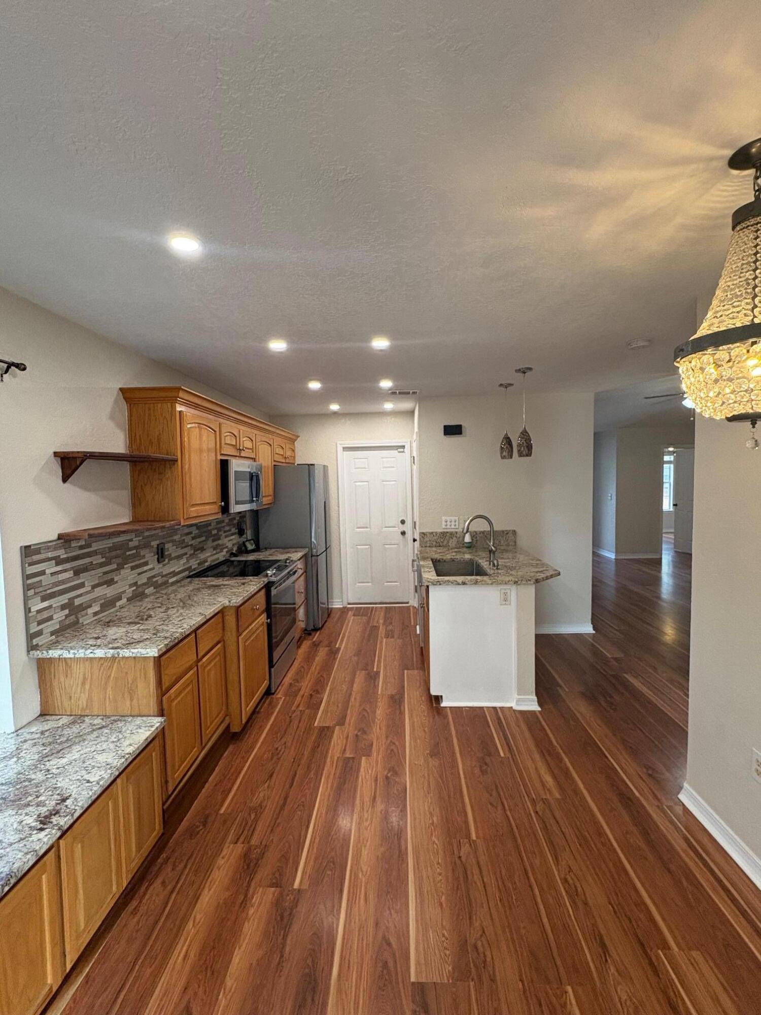 MORRIS ADDN TO CRESTVIEW - Residential Lease