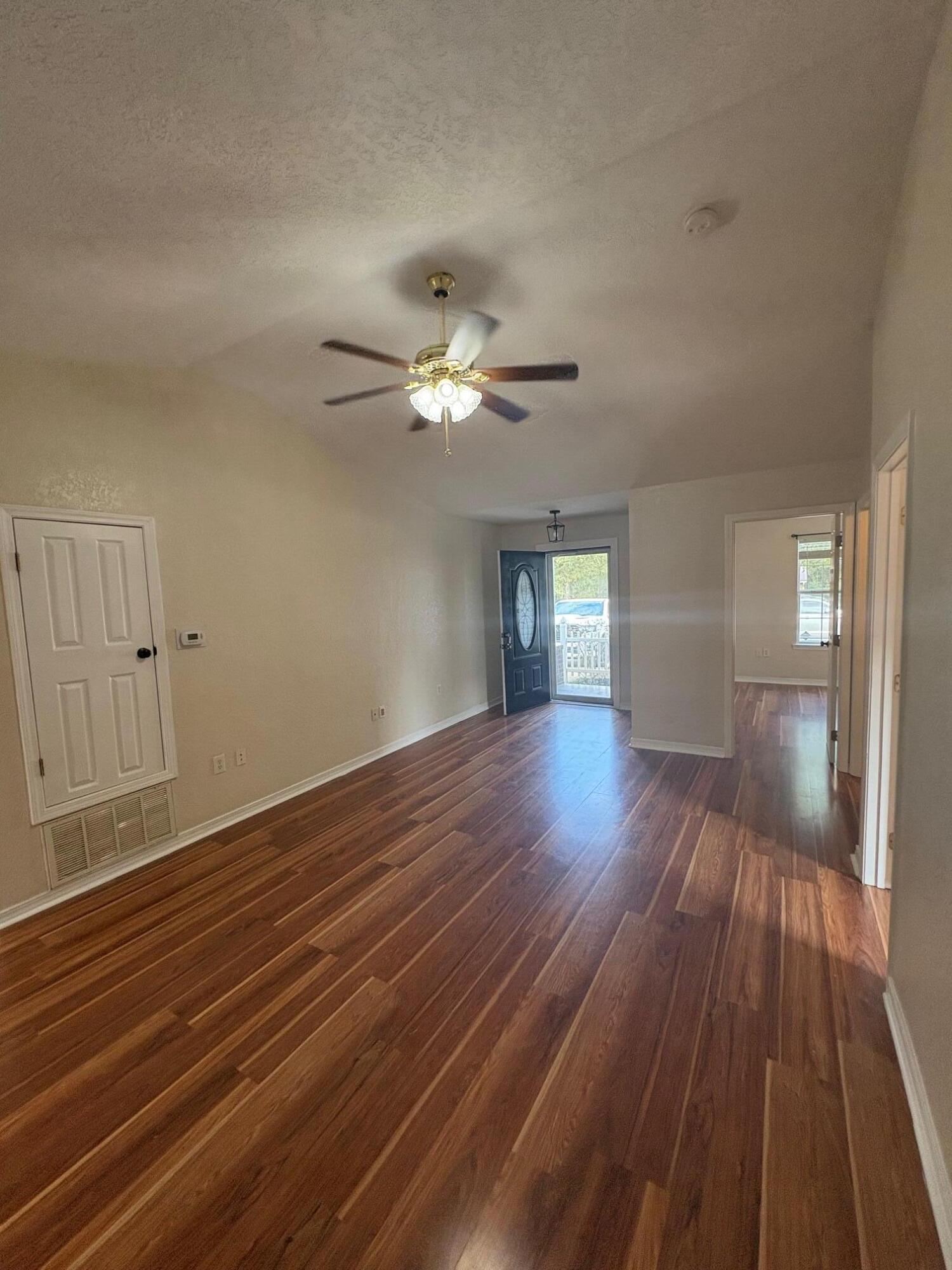 MORRIS ADDN TO CRESTVIEW - Residential Lease