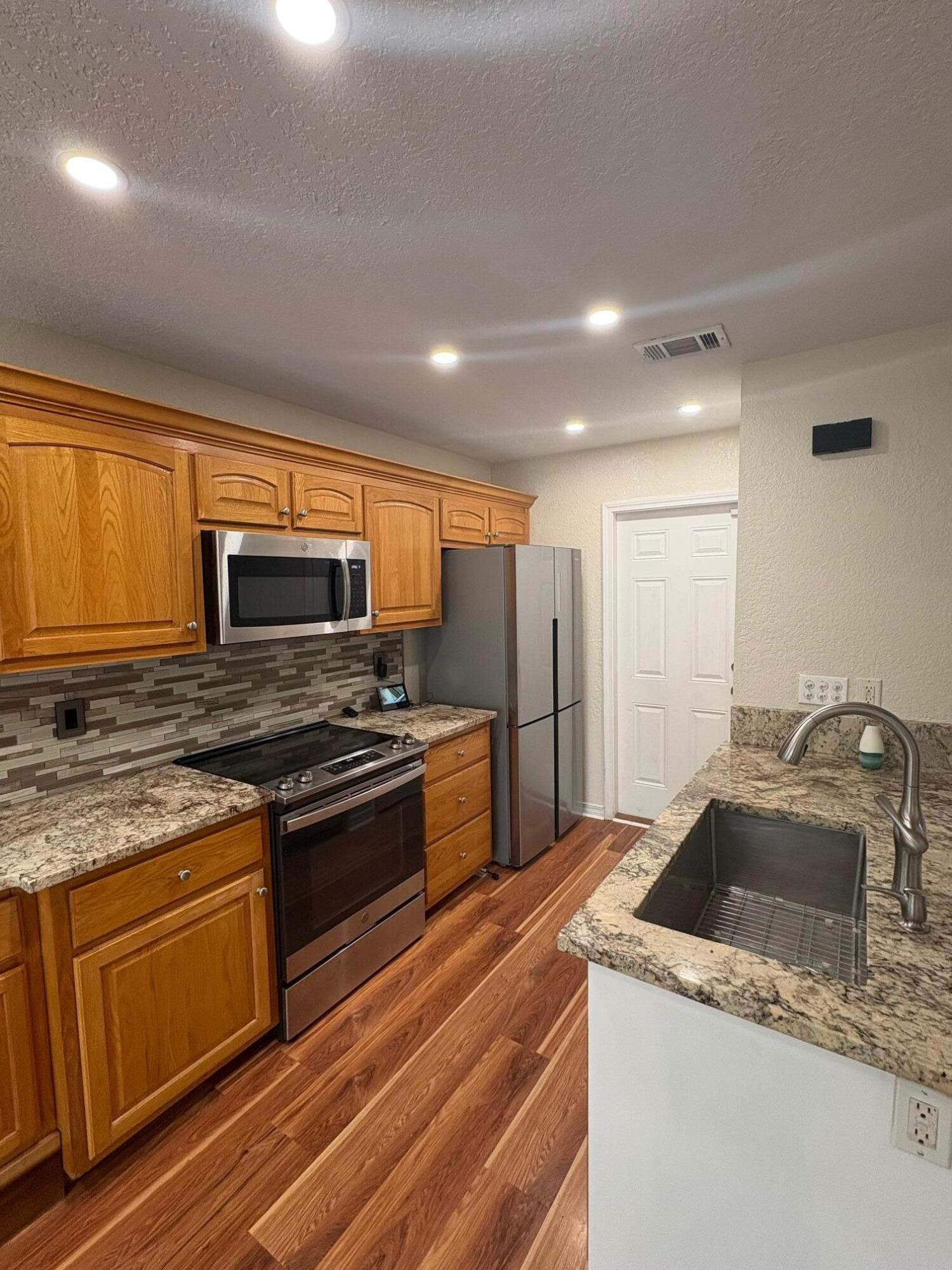 MORRIS ADDN TO CRESTVIEW - Residential Lease