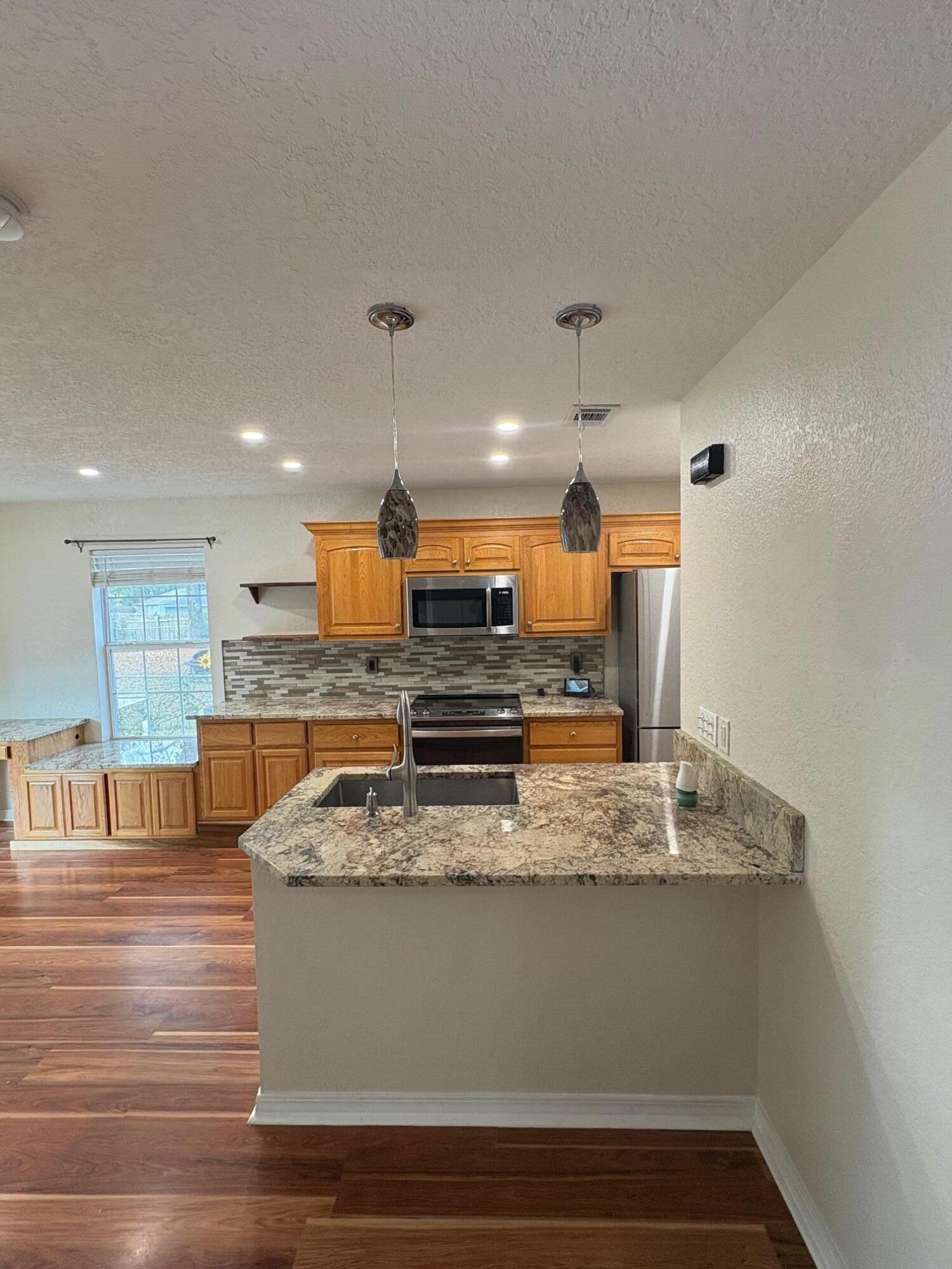 MORRIS ADDN TO CRESTVIEW - Residential Lease