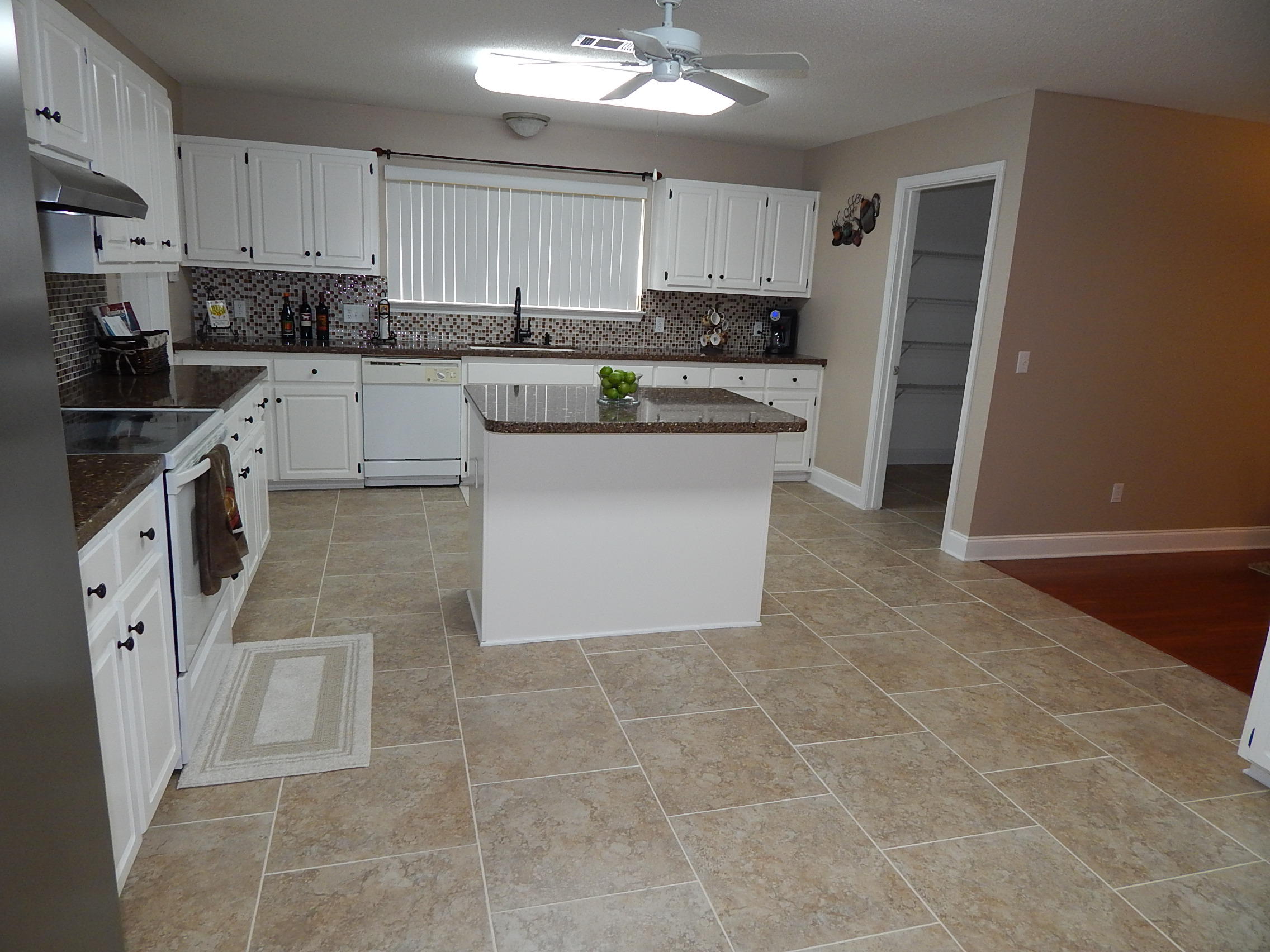 CHEROKEE BEND S/D - Residential