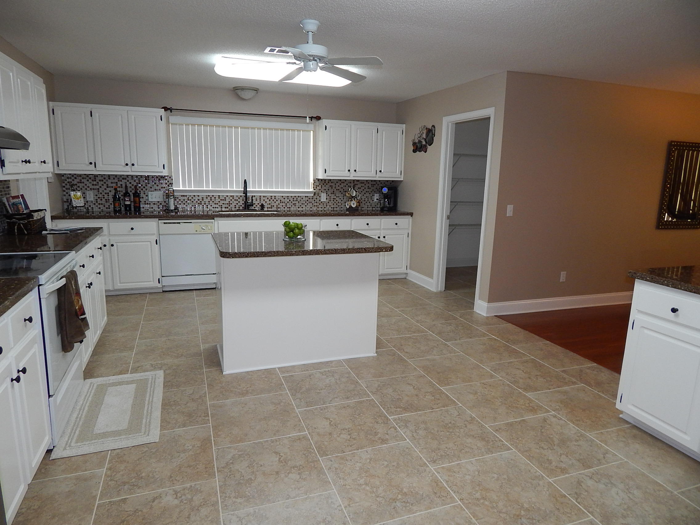 CHEROKEE BEND S/D - Residential