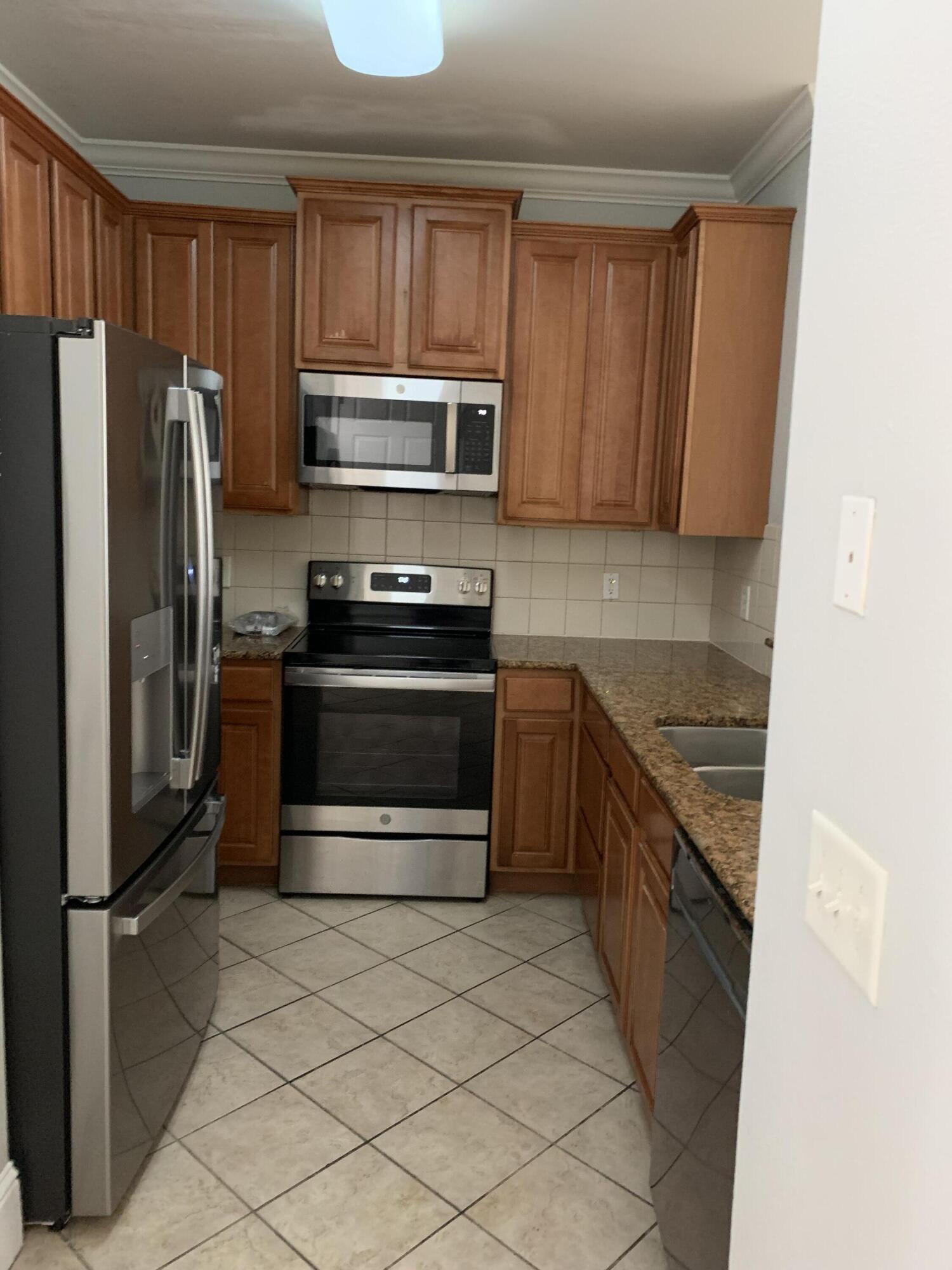 EAGLE BAY - Residential Lease