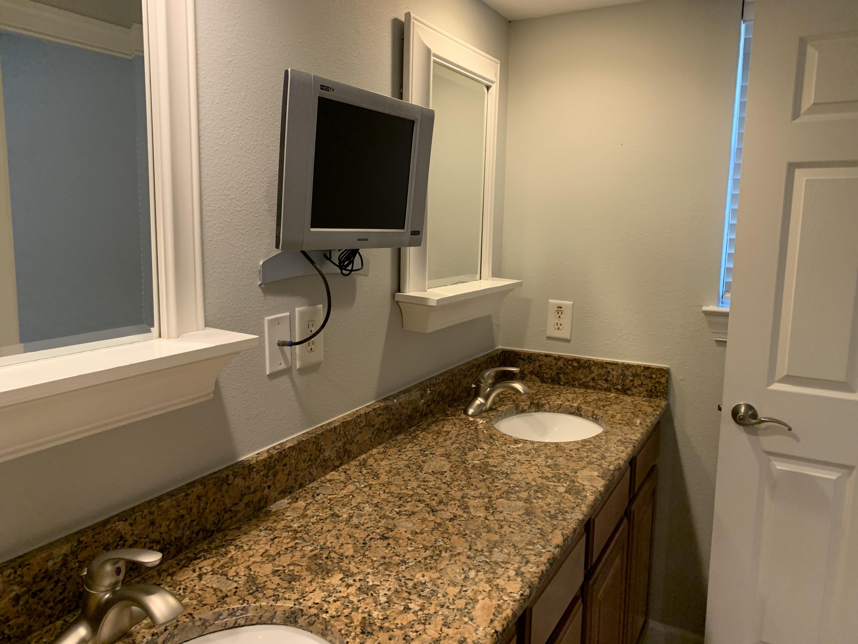 EAGLE BAY - Residential Lease