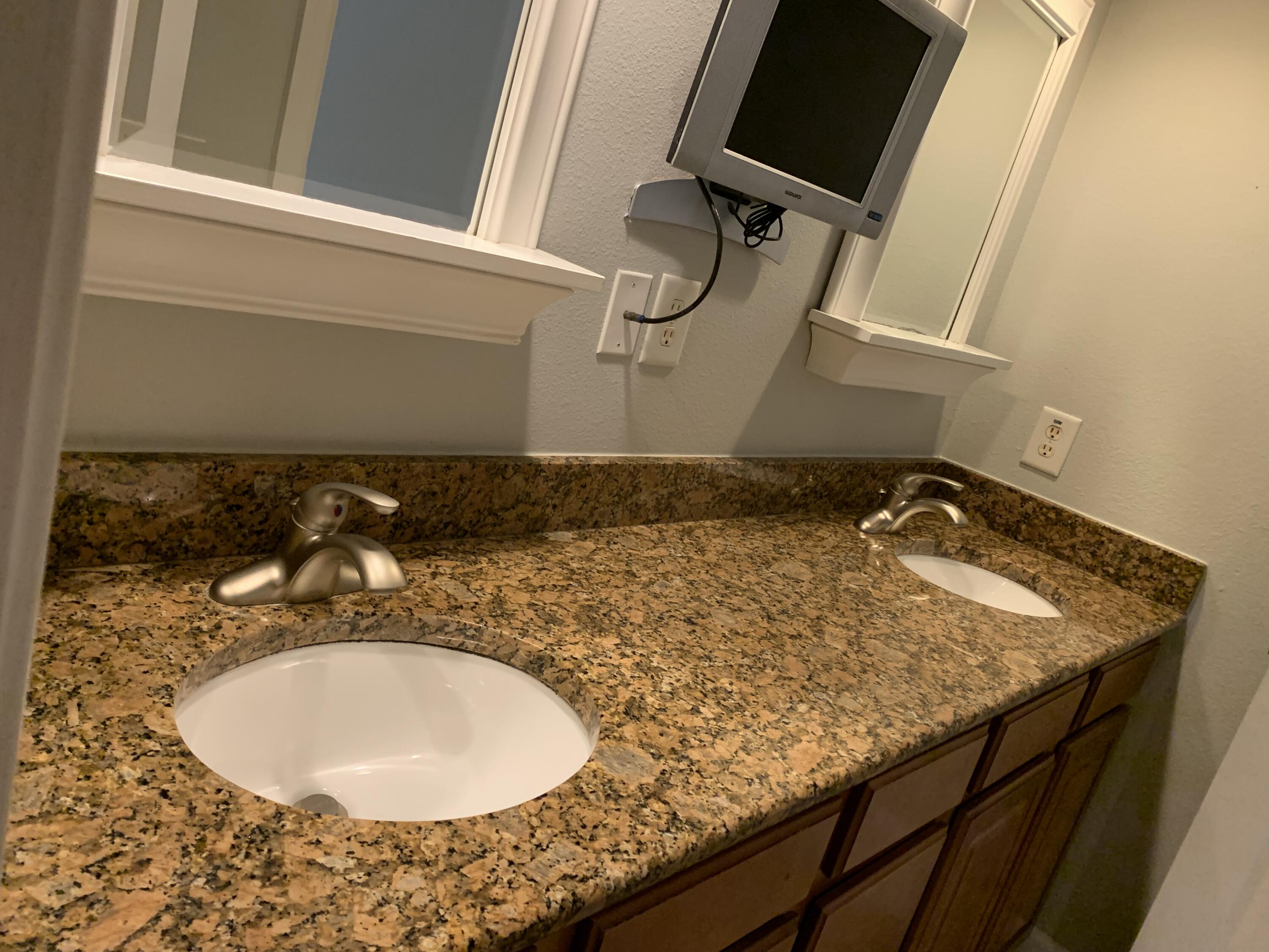 EAGLE BAY - Residential Lease