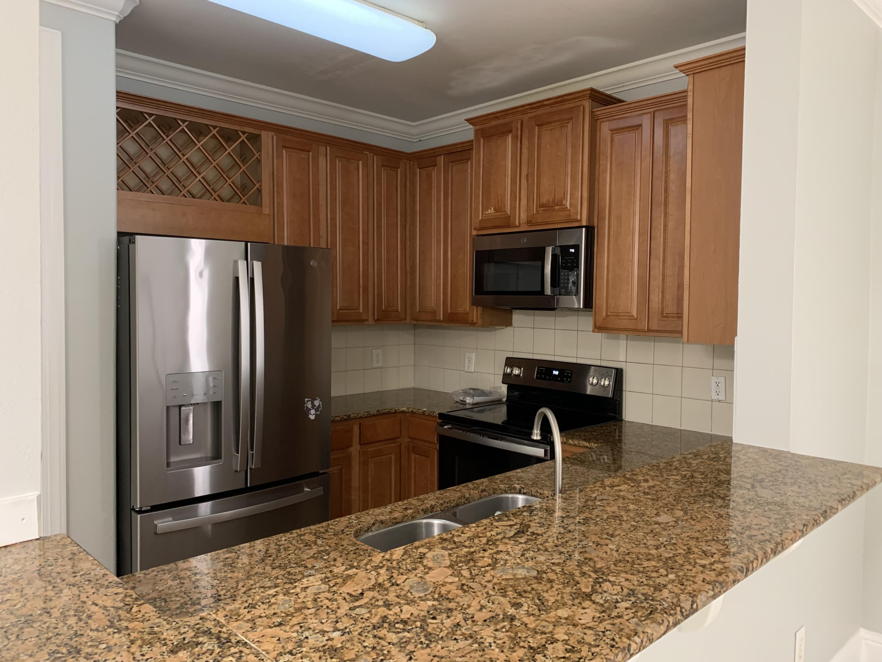 EAGLE BAY - Residential Lease