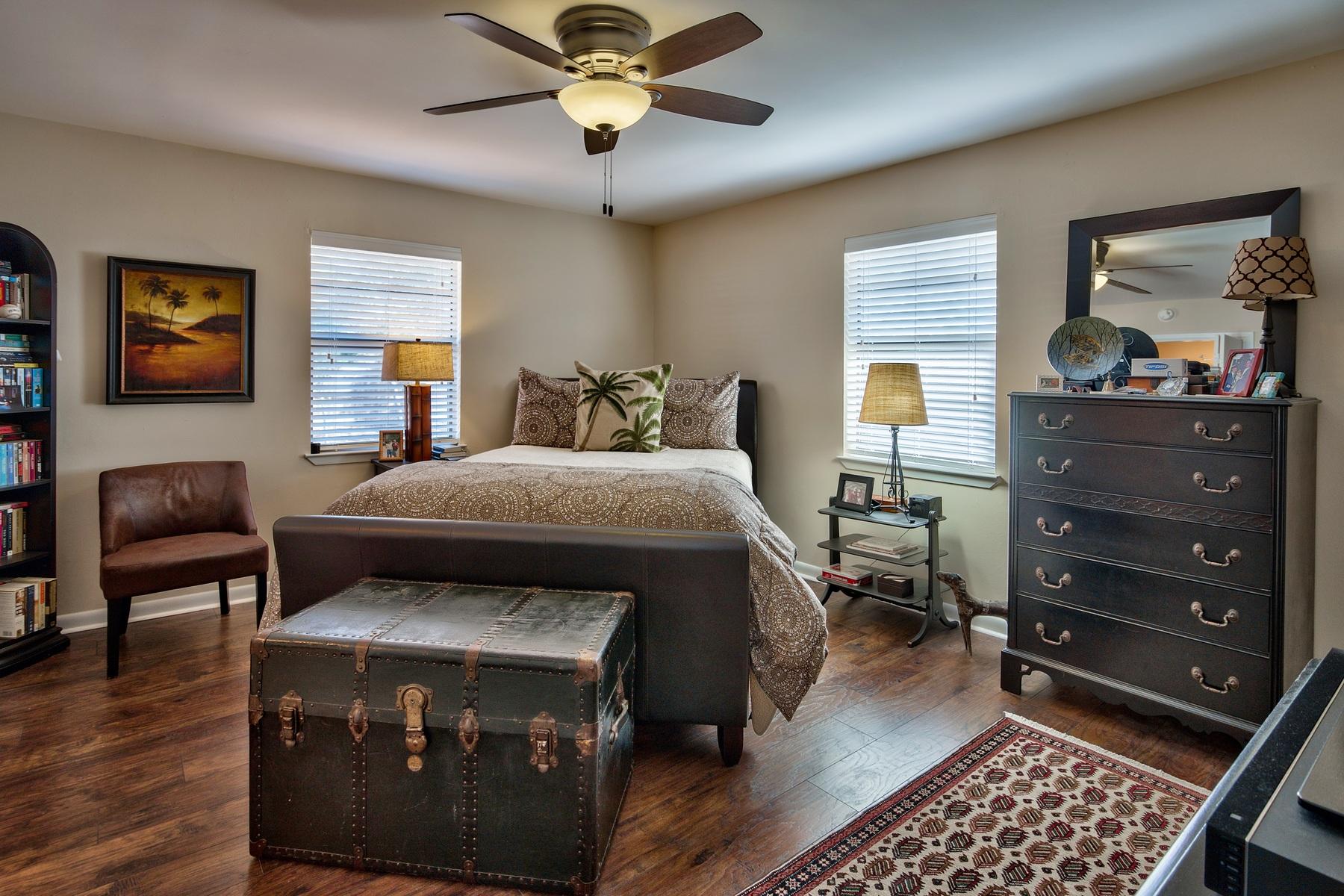 CRYSTAL BEACH - Residential