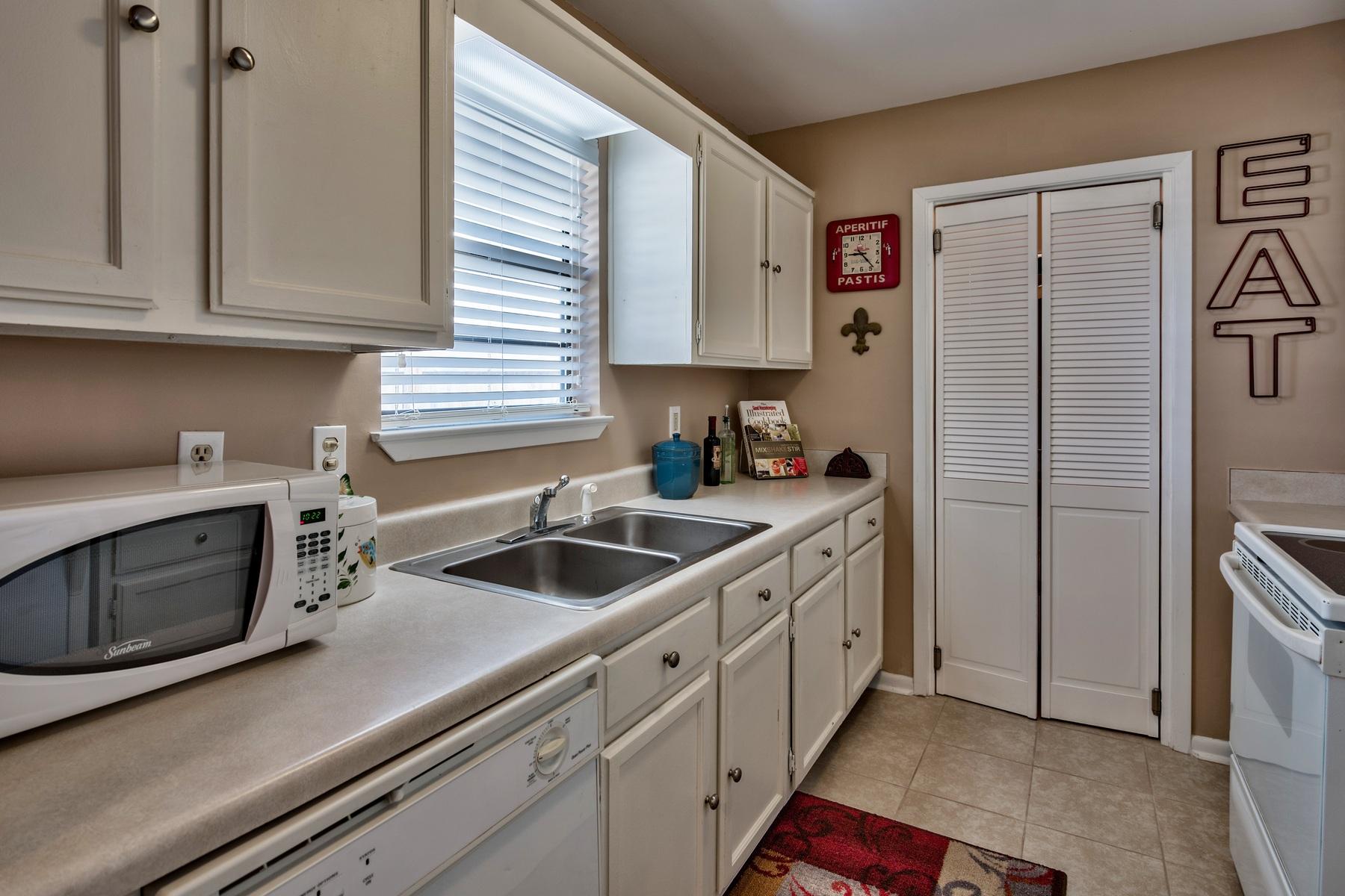 CRYSTAL BEACH - Residential