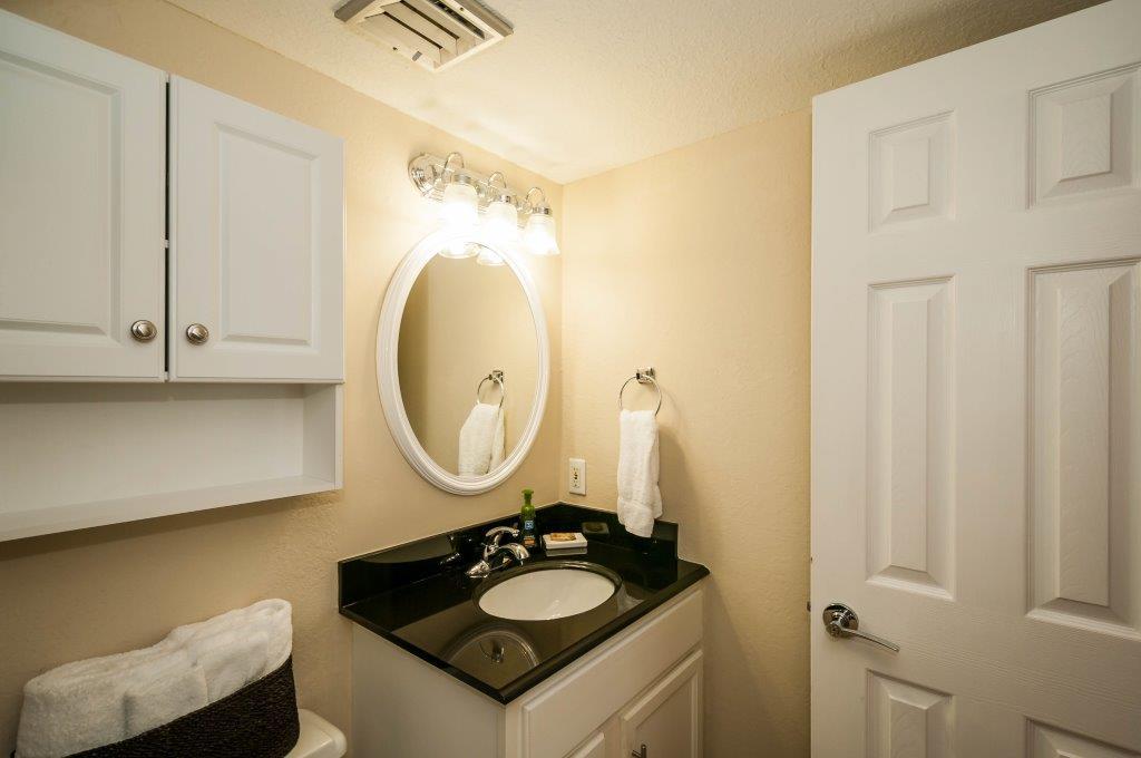 HOLIDAY SURF & RACQUET CLUB - Residential