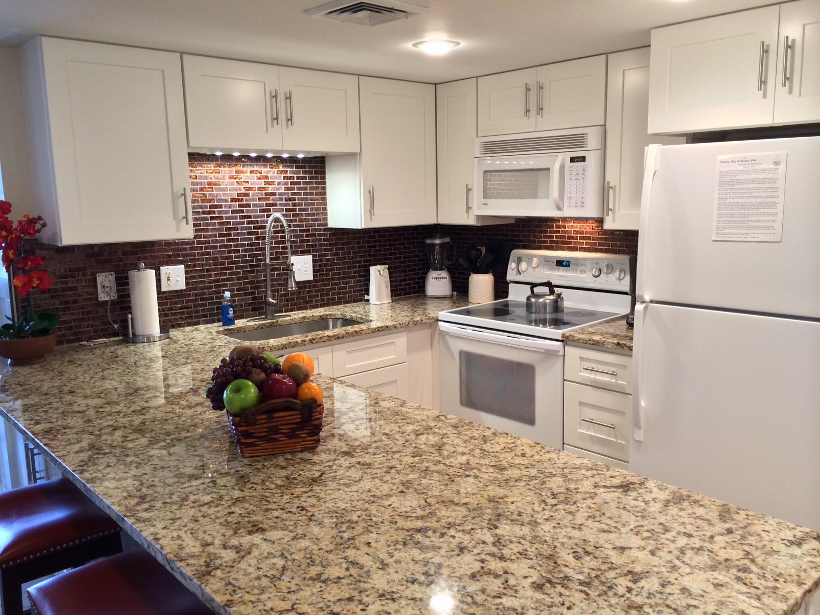 HOLIDAY SURF & RACQUET CLUB - Residential