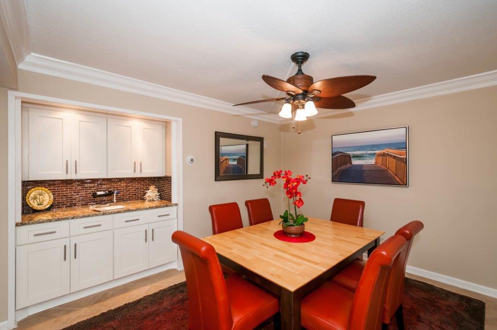 HOLIDAY SURF & RACQUET CLUB - Residential