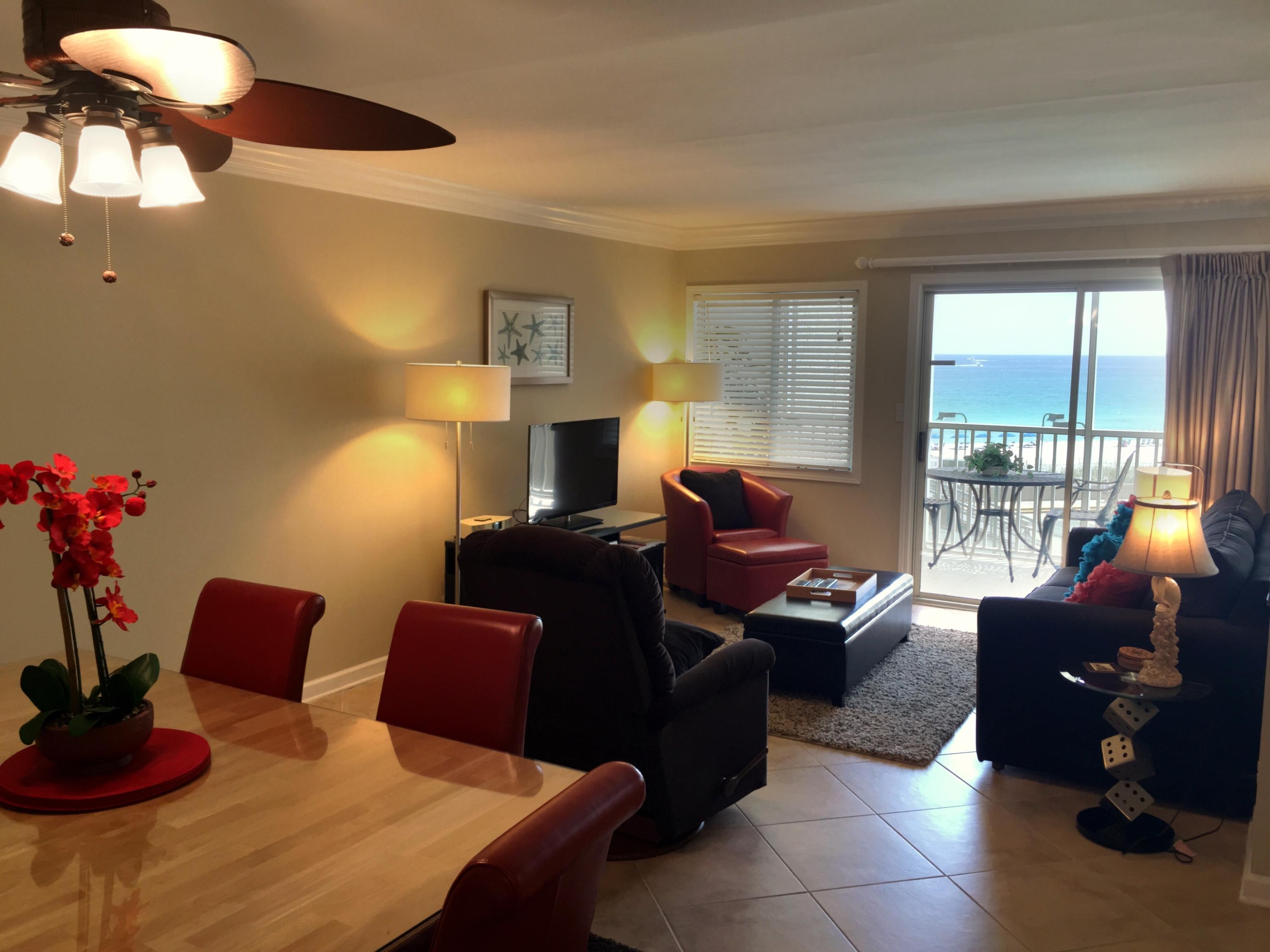 HOLIDAY SURF & RACQUET CLUB - Residential