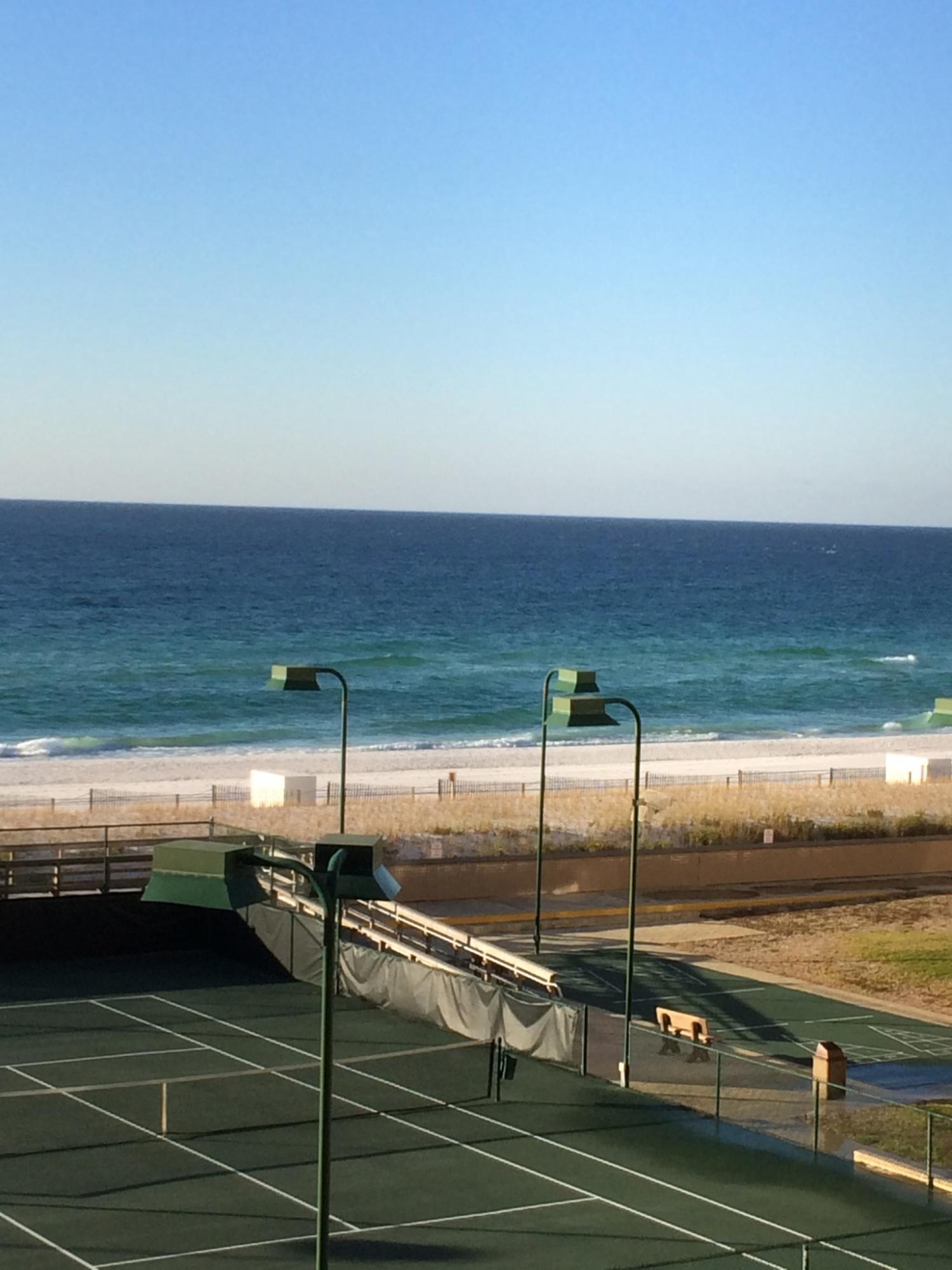 HOLIDAY SURF & RACQUET CLUB - Residential