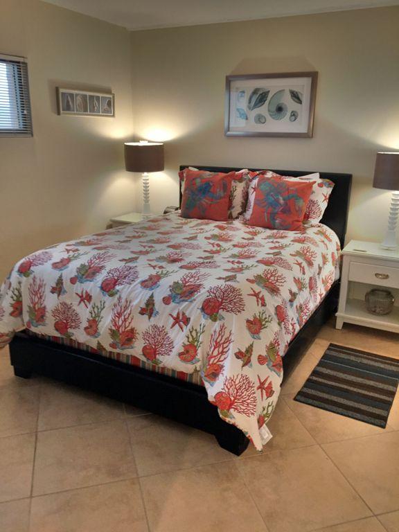 HOLIDAY SURF & RACQUET CLUB - Residential