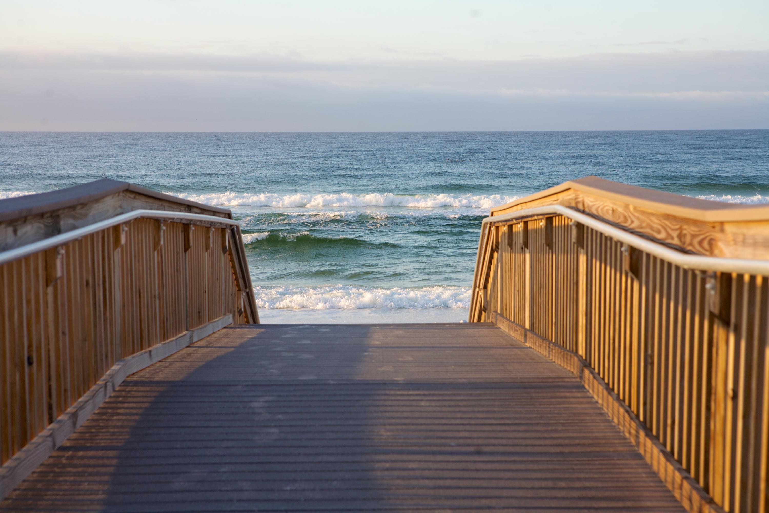 HOLIDAY SURF & RACQUET CLUB - Residential