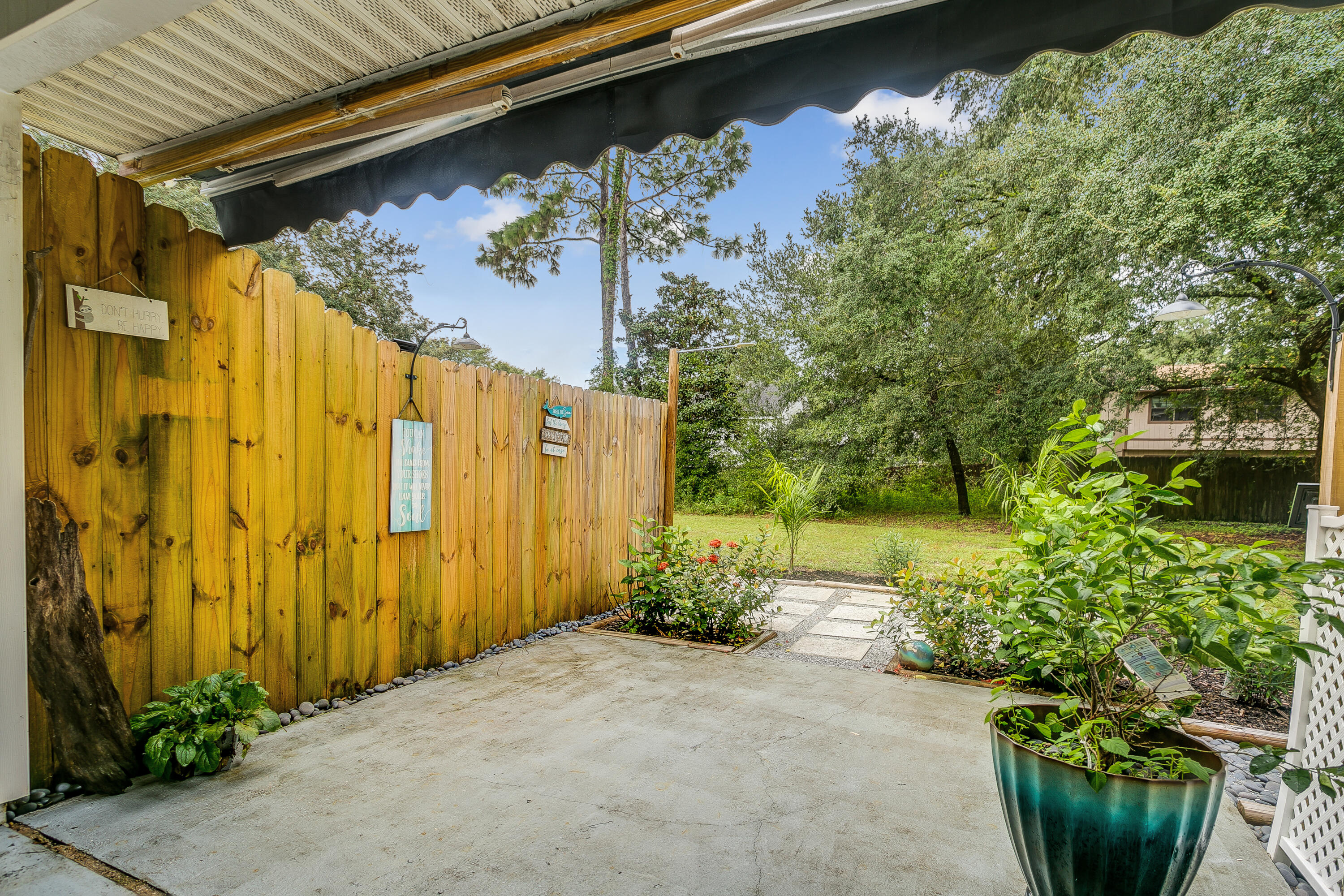 KINGS POINT - Residential