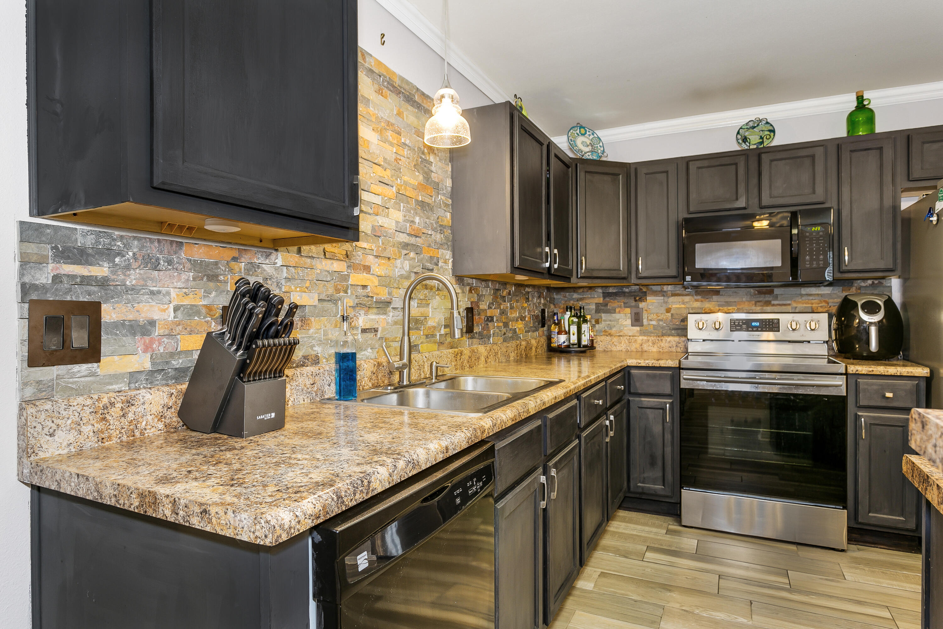 KINGS POINT - Residential