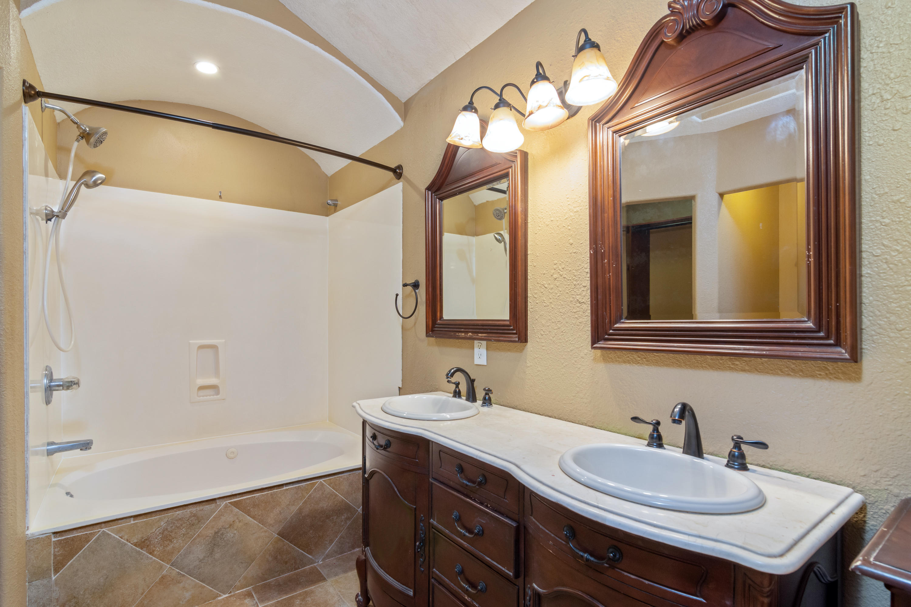 SOUTHGATE PH 3 - Residential