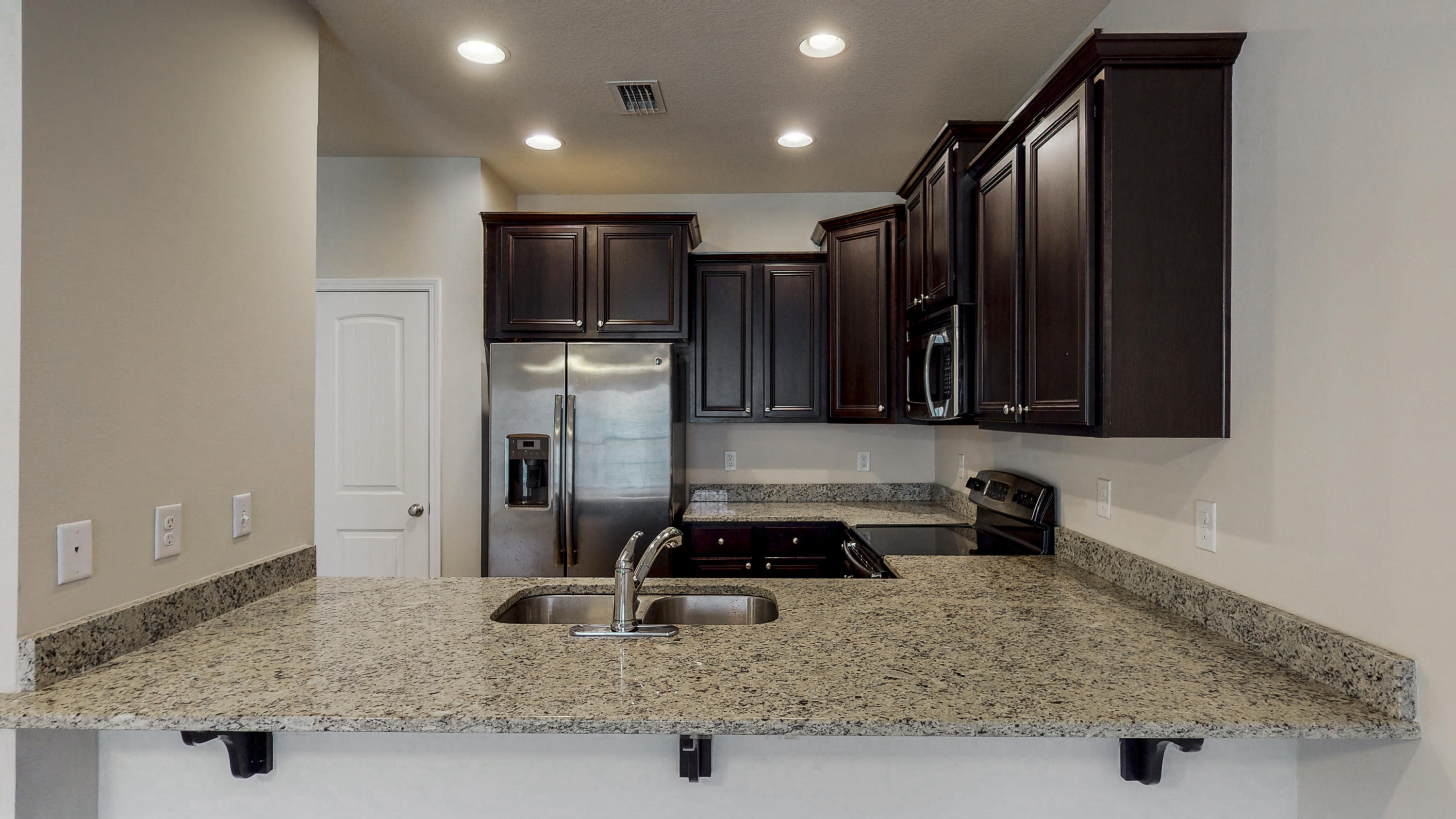 RESERVE POINTE - Residential