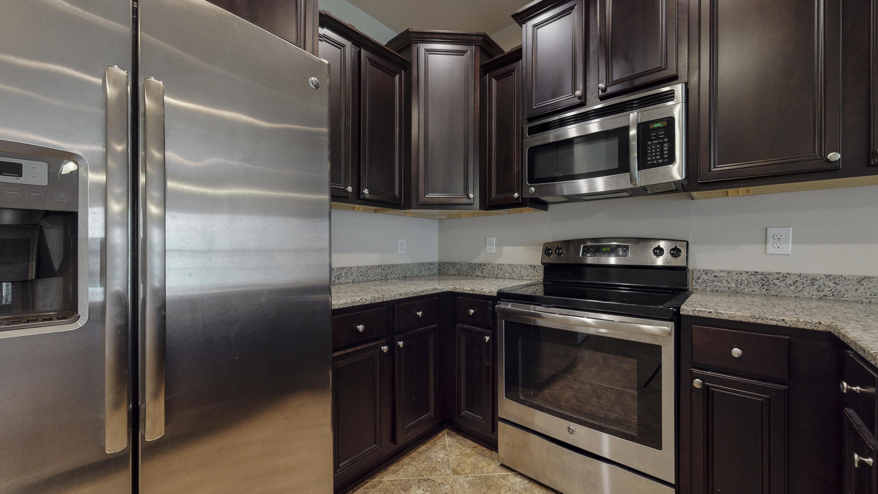 RESERVE POINTE - Residential