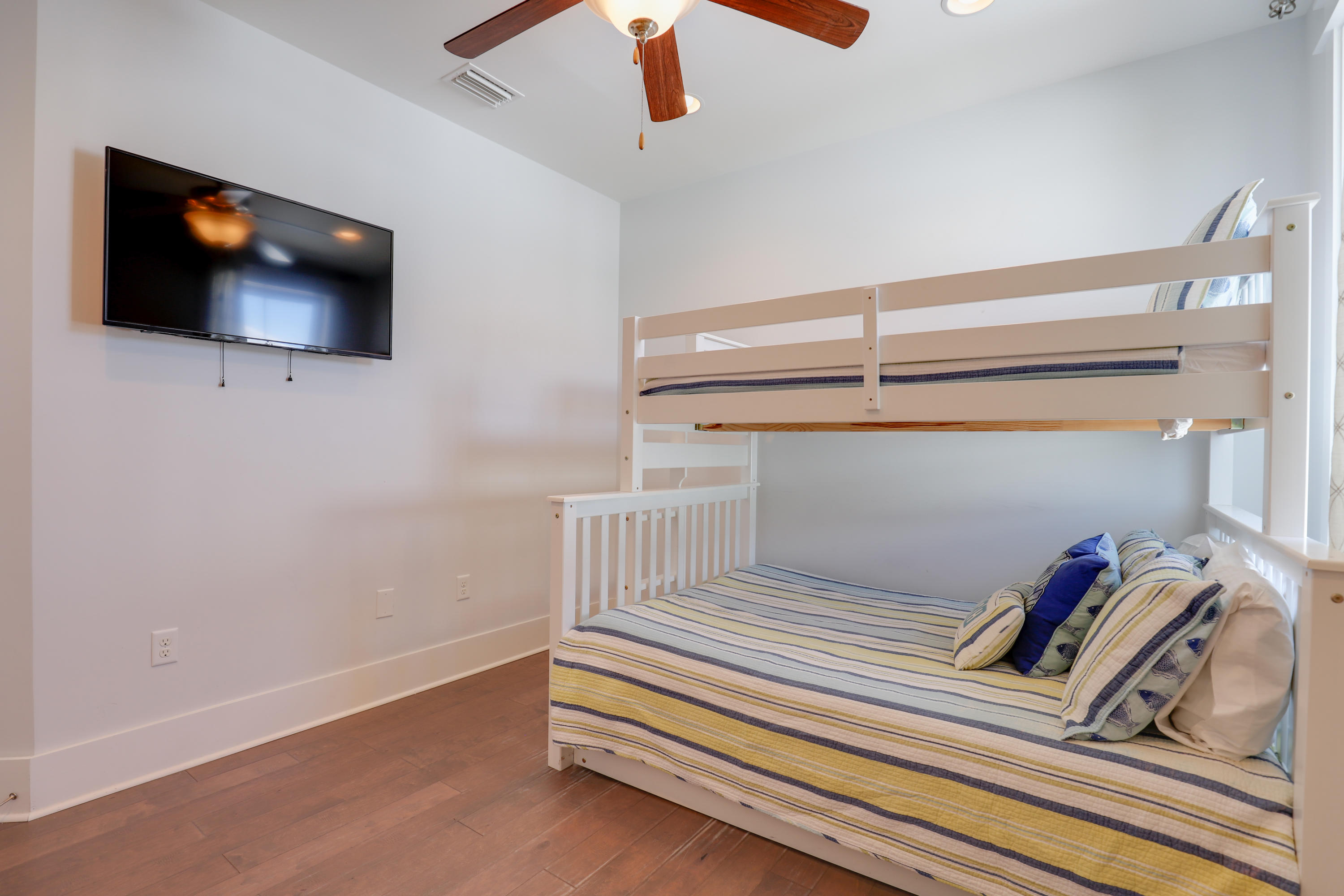 NATUREWALK AT SEAGROVE - Residential