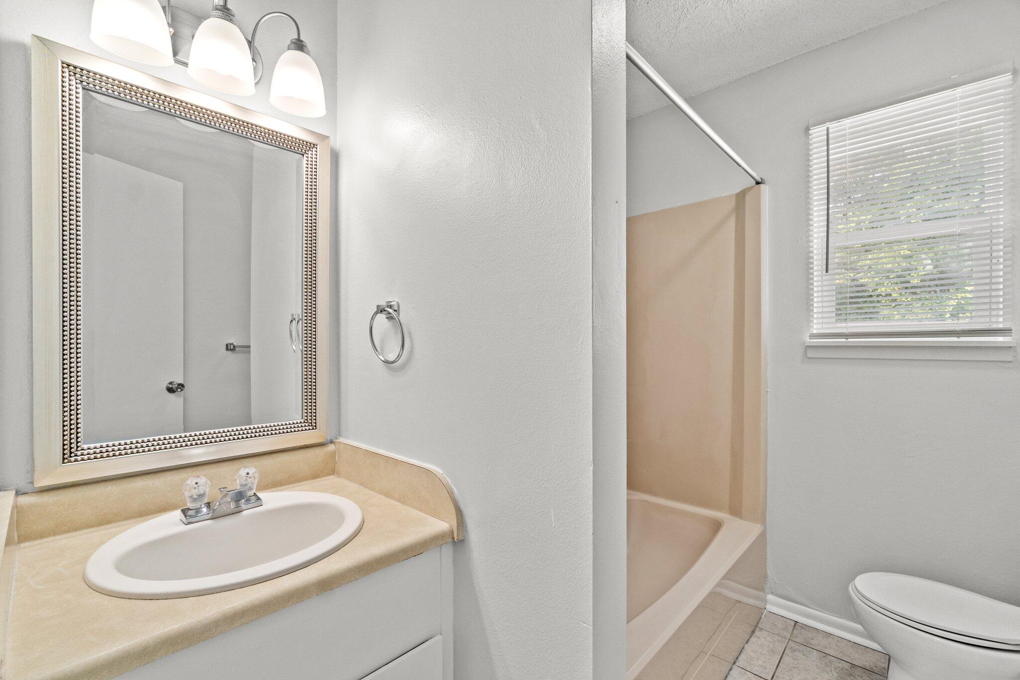 LIVE OAK - Residential Lease