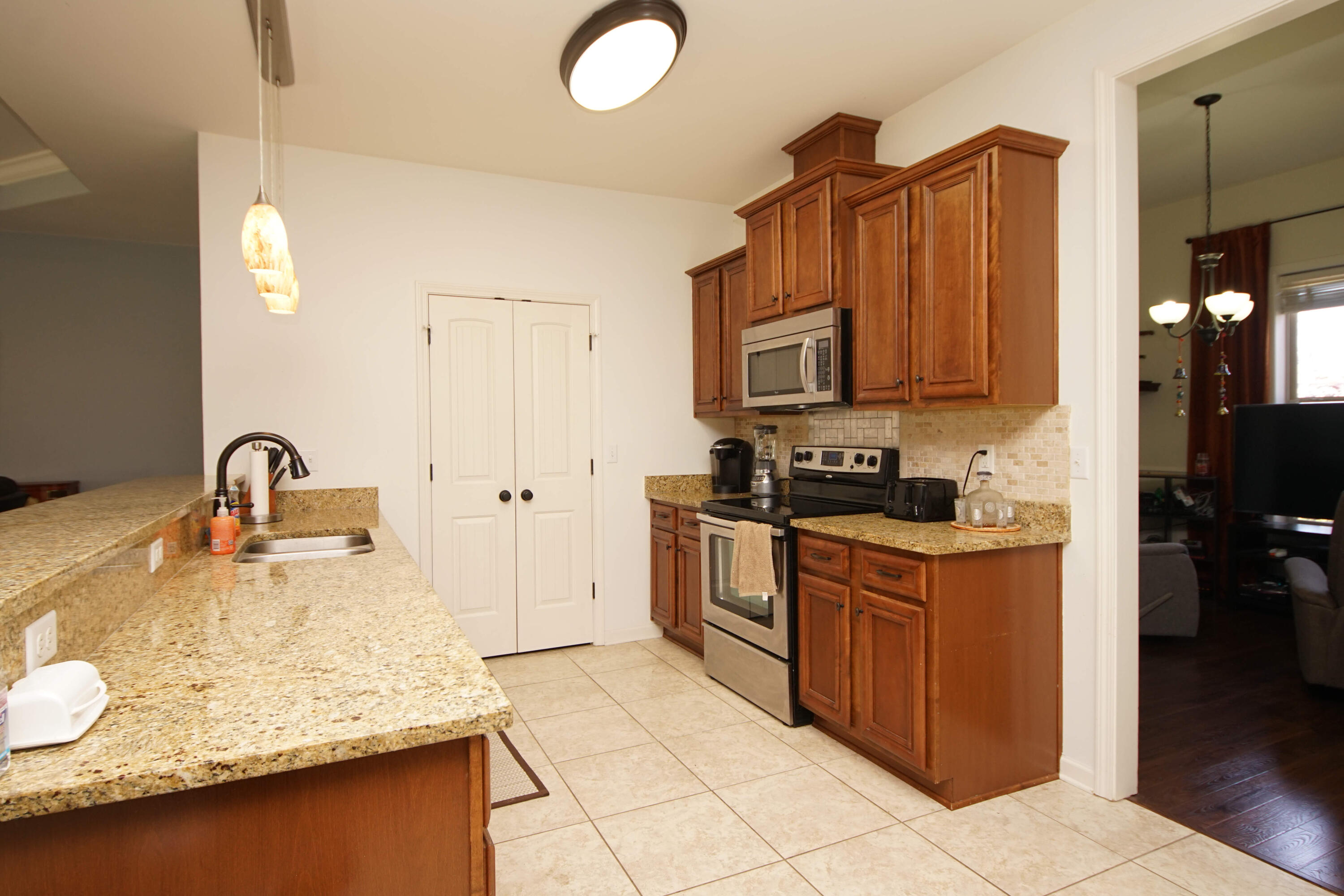 SHADOW PINES - Residential Lease