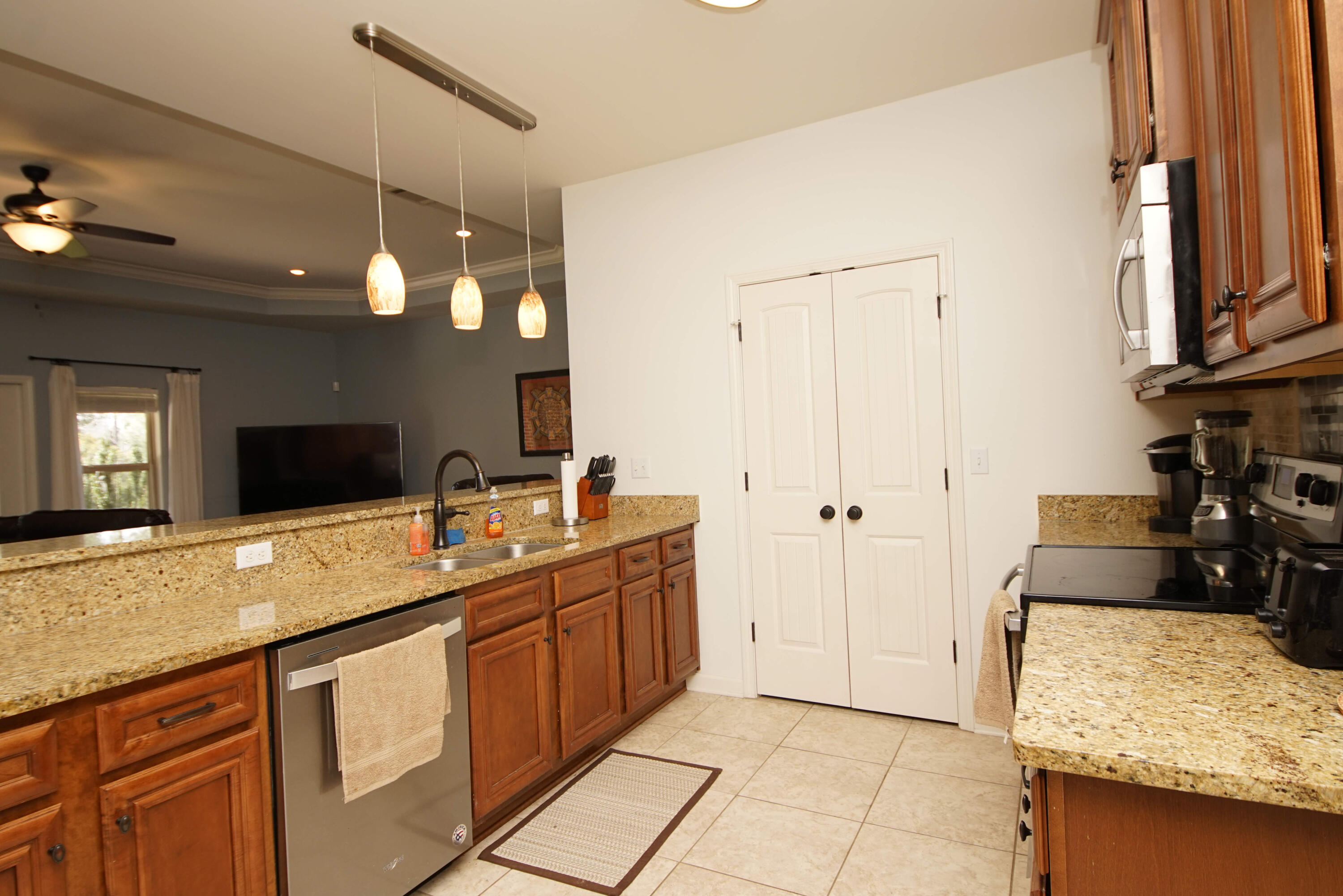 SHADOW PINES - Residential Lease